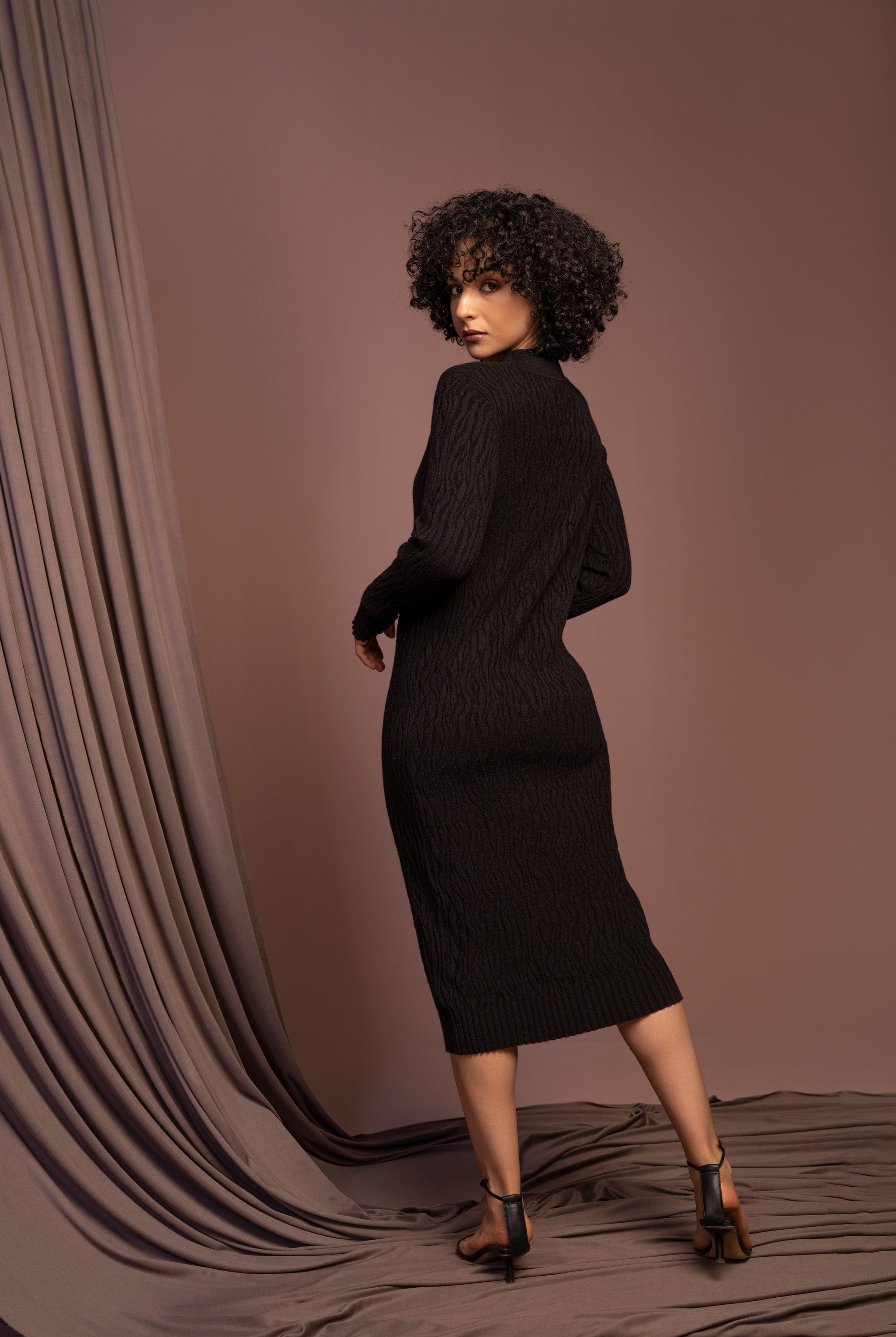 نتشي فستان ضيق نسائي ميدي مكسر