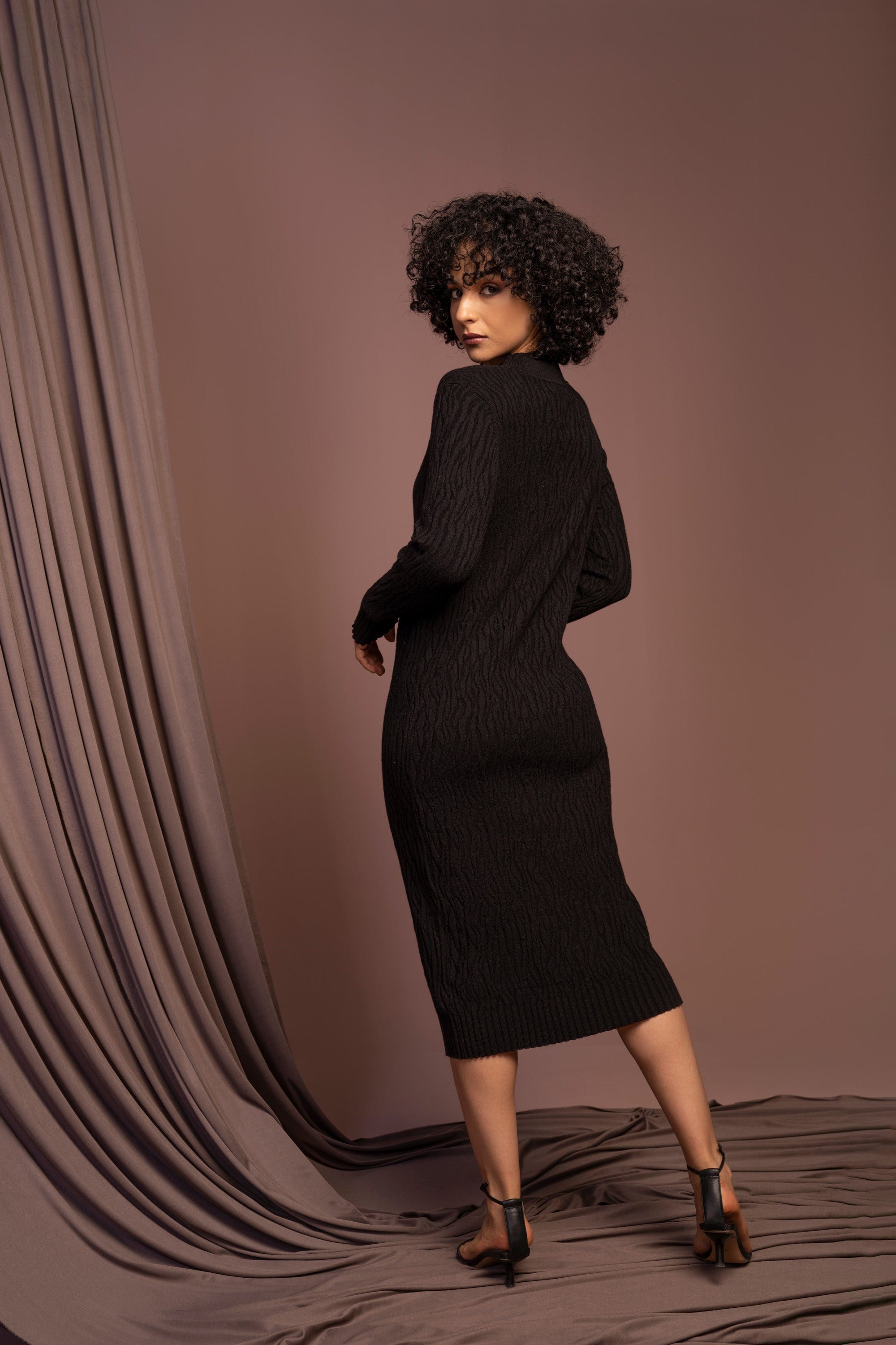 نتشي فستان ضيق نسائي ميدي مكسر