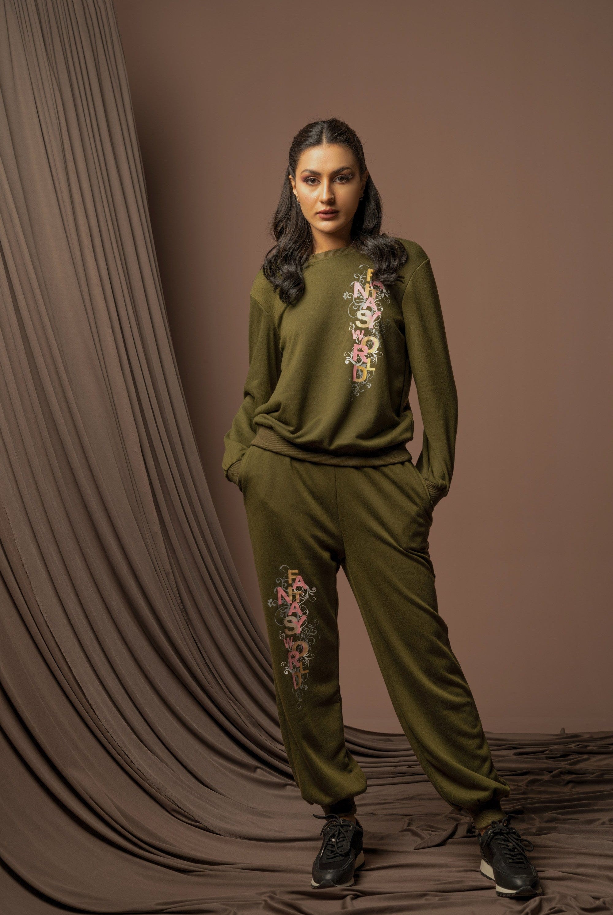 نتشي بنطلون طويل نسائي مطبوع بأستك مطاطي من الأسفل