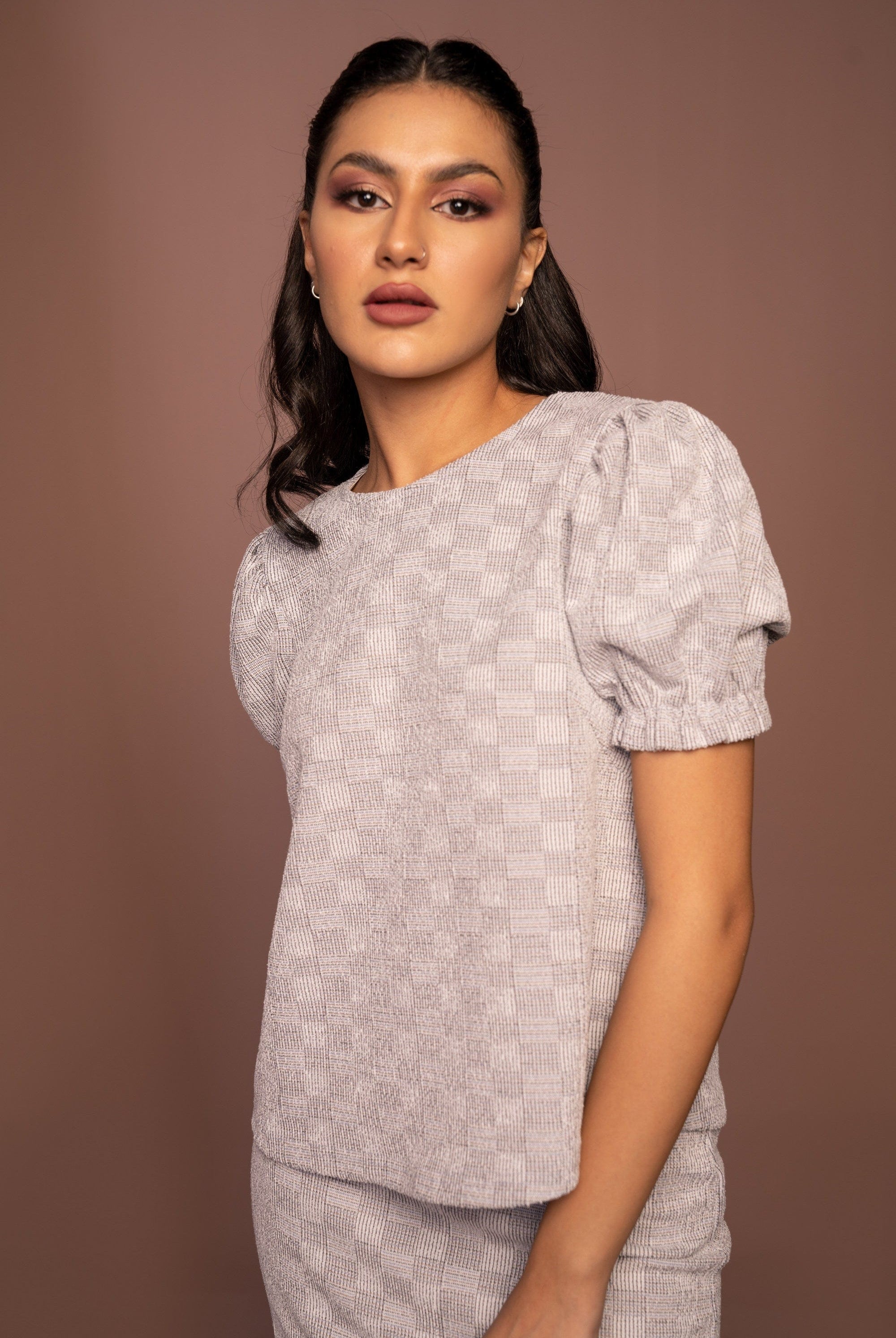 نتشي بلوزة نسائي بأكمام منفوخة بني