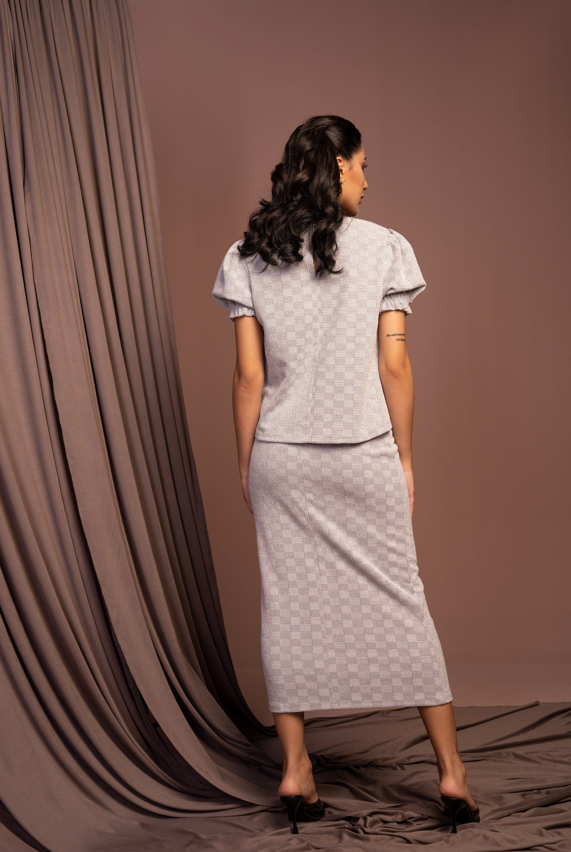 نتشي تنورة ضيقة ميدي نسائية بني