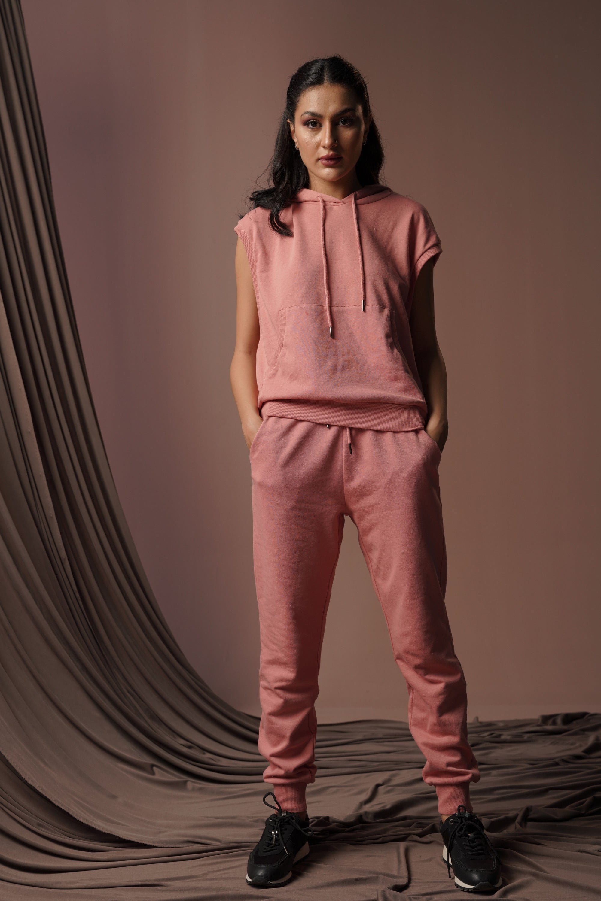 نتشي بنطلون نسائي بأستك مطاطي من الأسفل