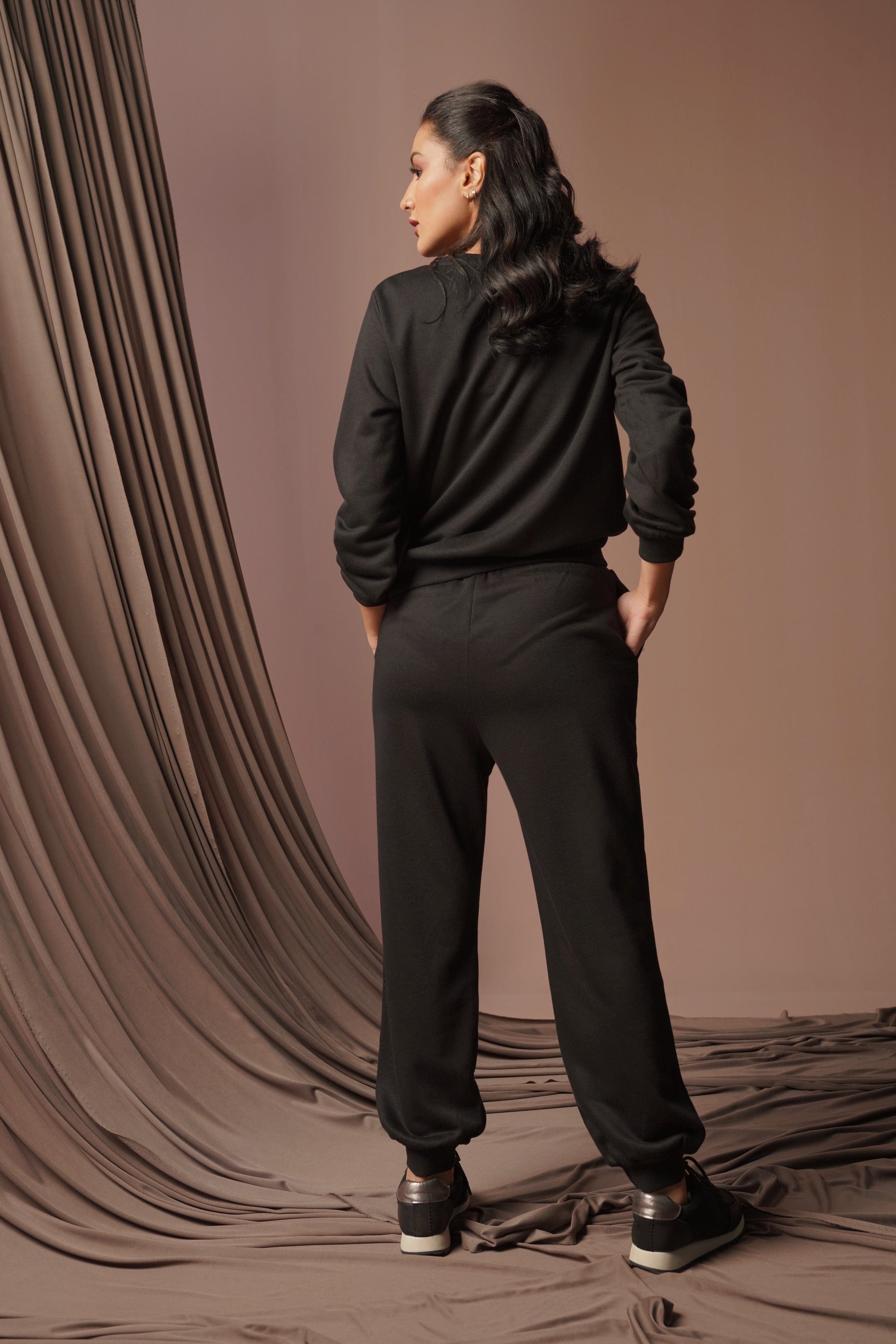 نتشي بنطلون طويل نسائي مطبوع بأستك مطاطي من الأسفل