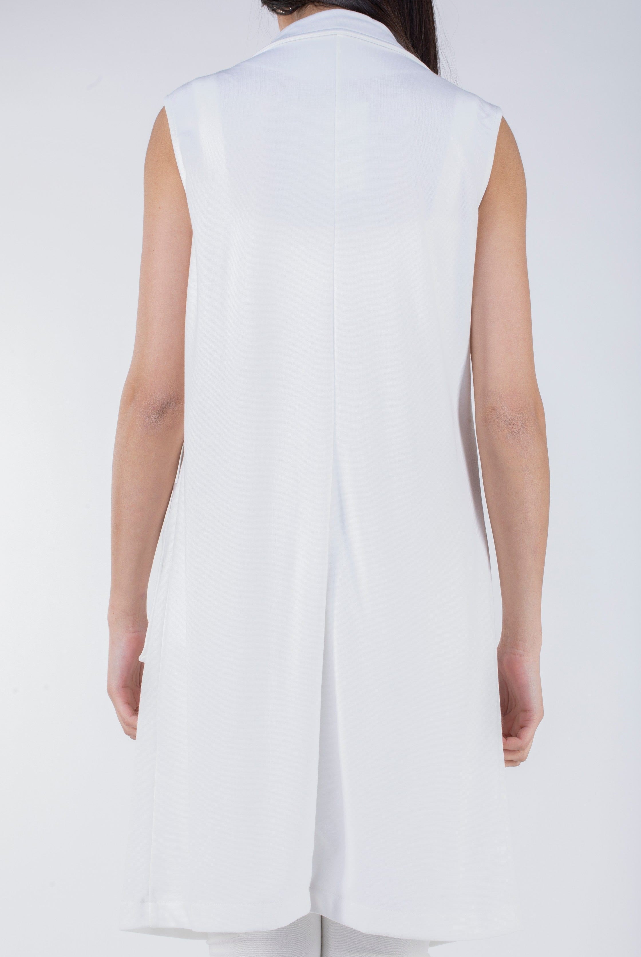 ميكا فيست بدون أكمام بجيوب أمامية