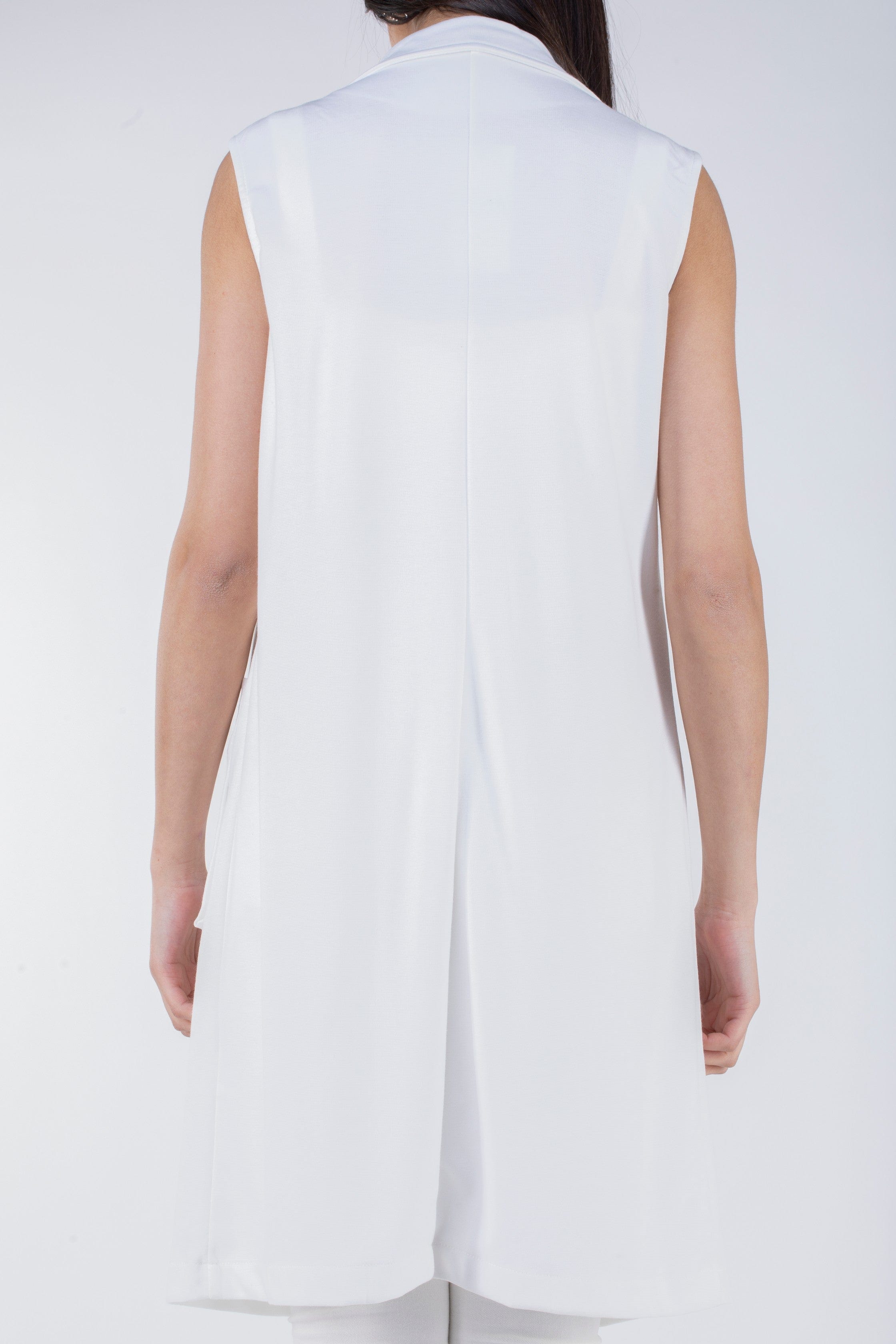 ميكا فيست بدون أكمام بجيوب أمامية