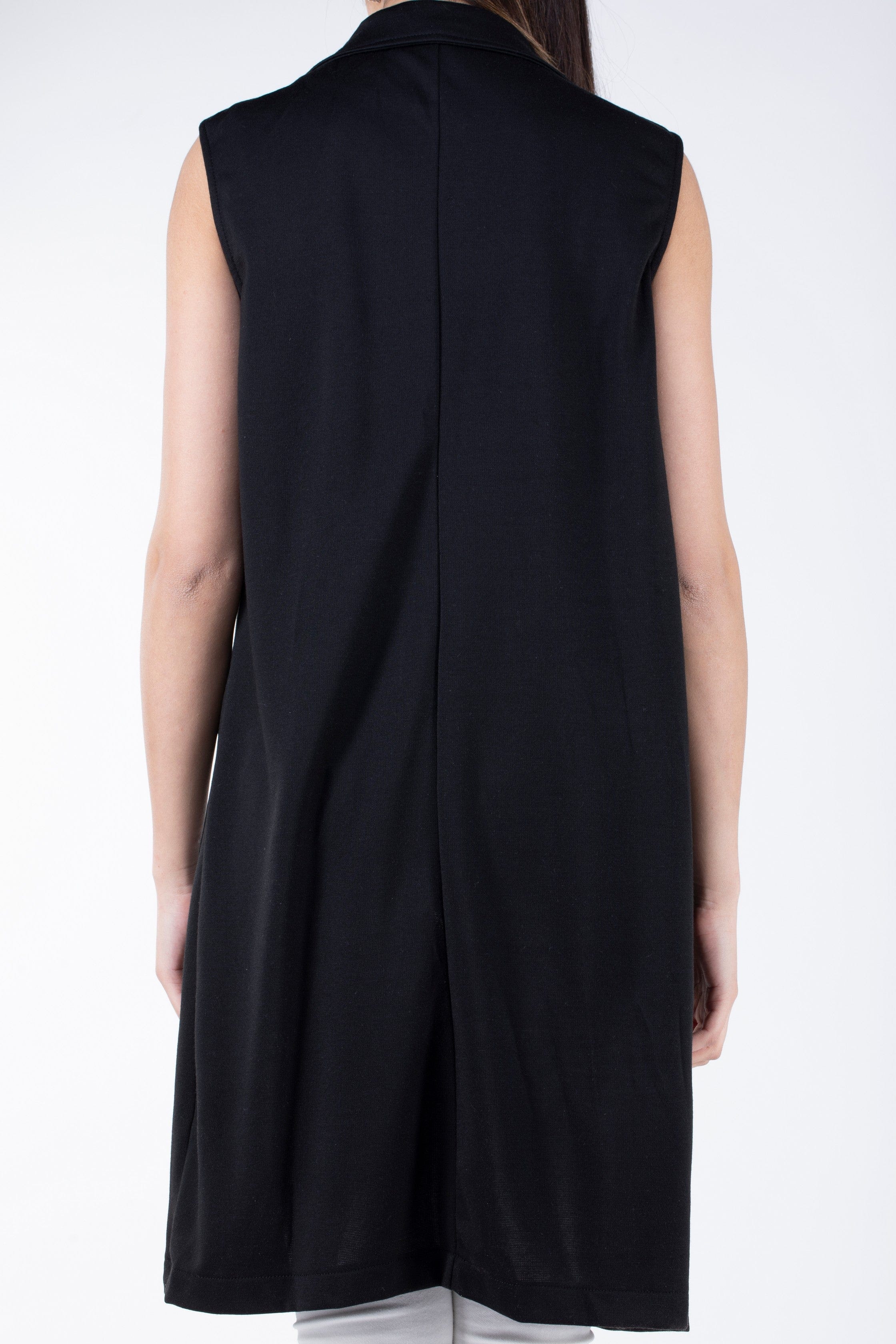 ميكا فيست بدون أكمام بجيوب أمامية