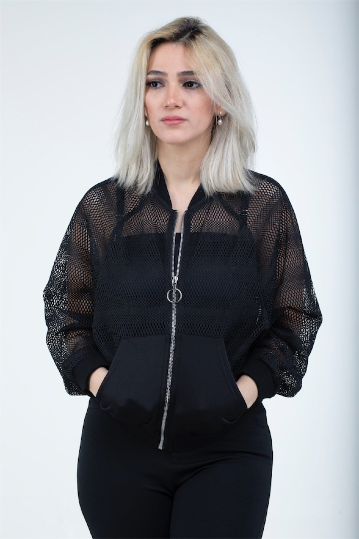 كيتشن سترة مخرمة بسحاب وجيوب أمامية كم طويل