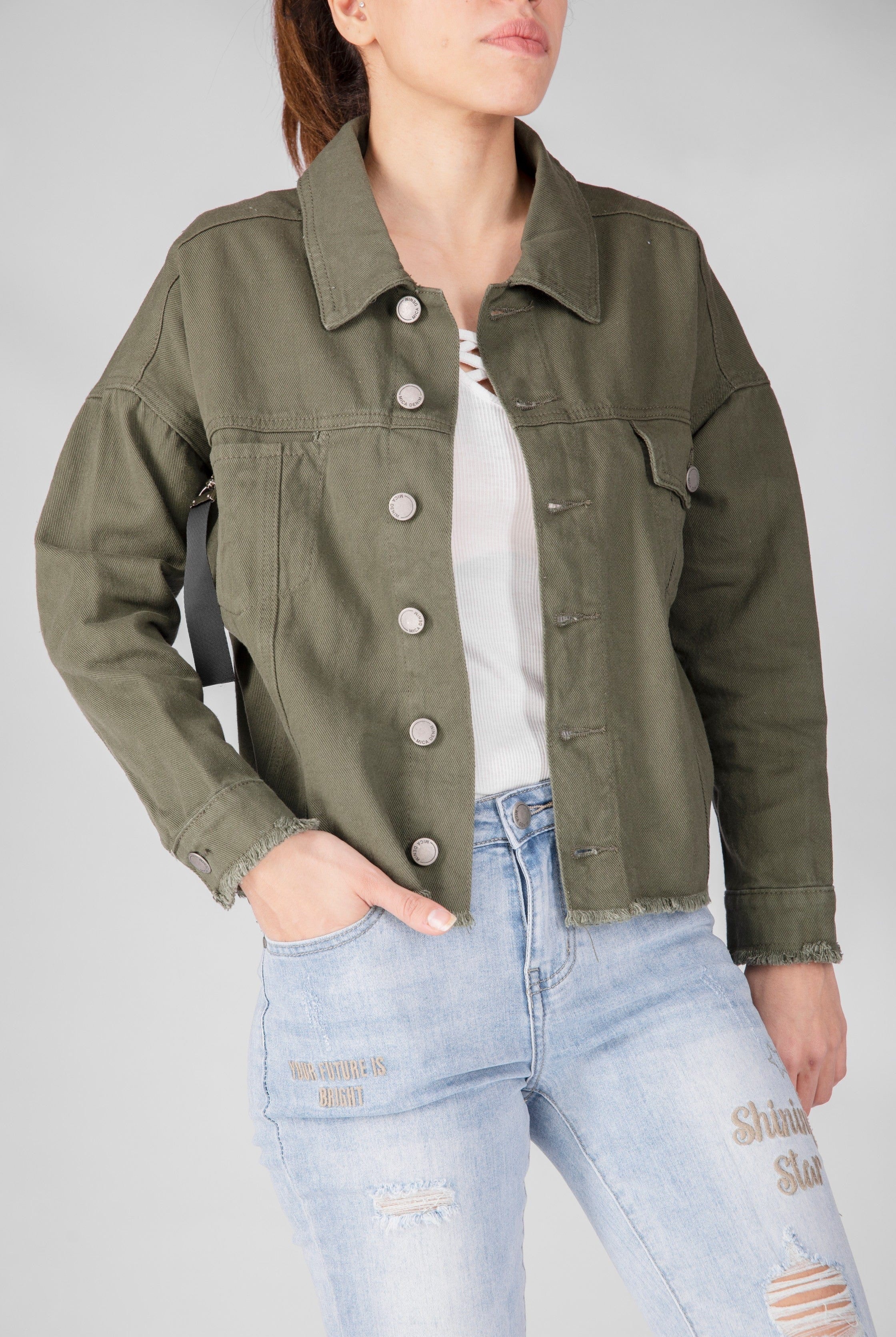 ميكا سترة جينز ملونة بأزرار أمامية بأكمام طويلة