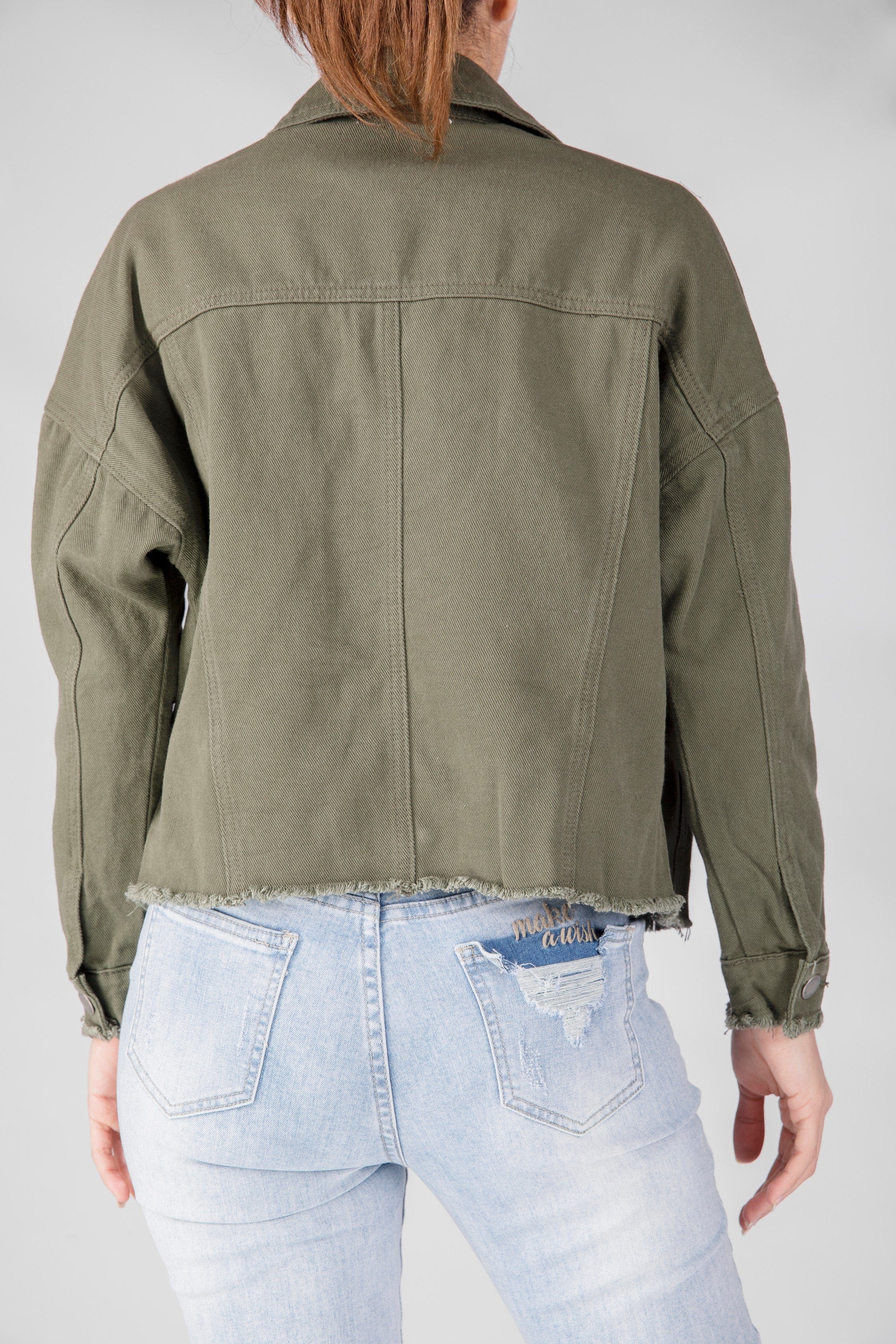 ميكا سترة جينز ملونة بأزرار أمامية بأكمام طويلة