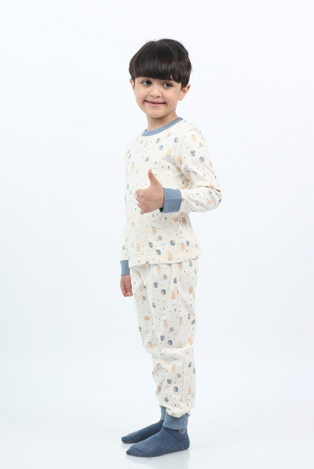 جينجرسنابس بيجامة ولادي بنطلون طويل وتيشيرت منقوش طويل البيج