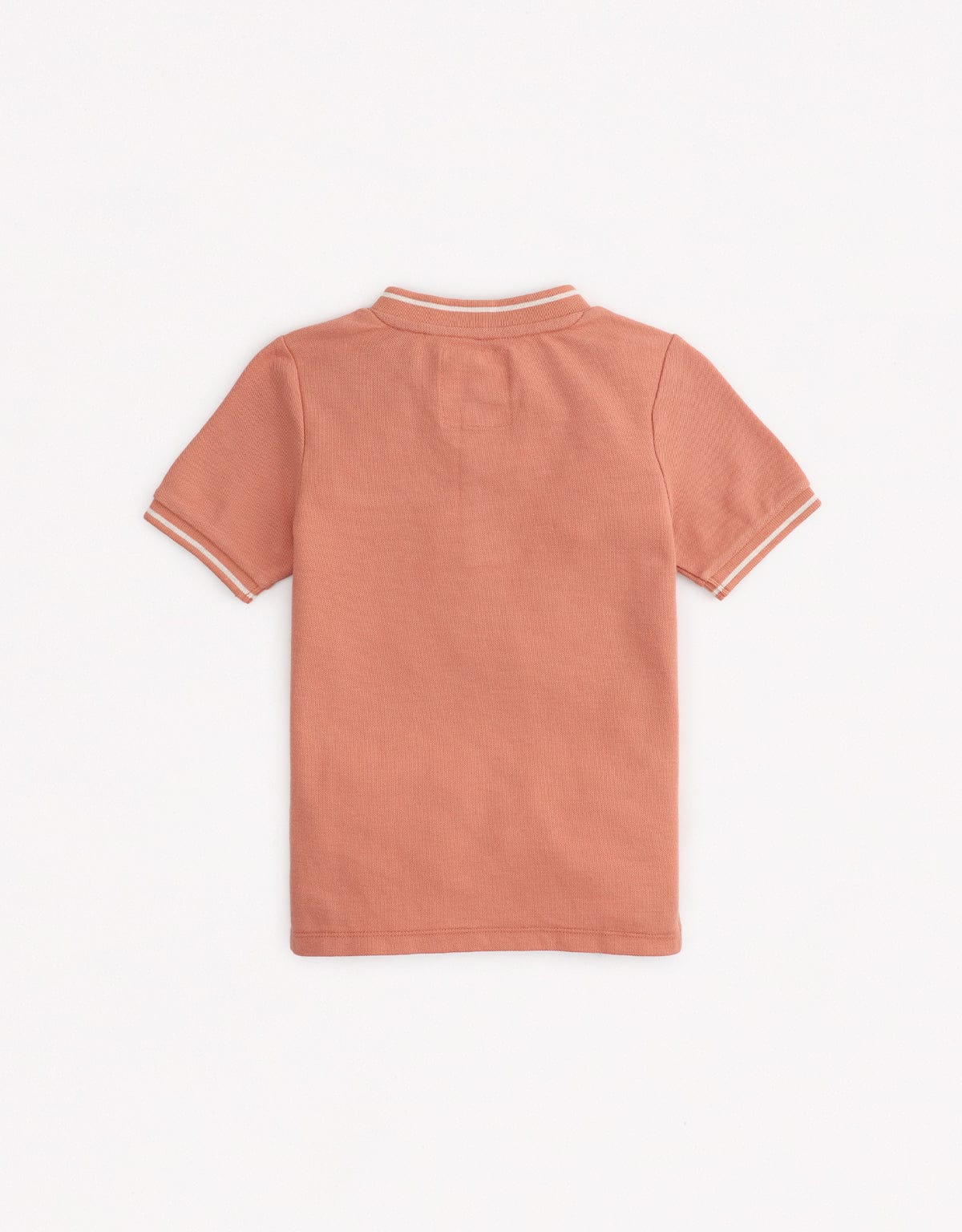 جينجرسنابس تيشرت نص لياقه مزينن بخط علي الكم والياقة ولادي أحمر بنفسجي