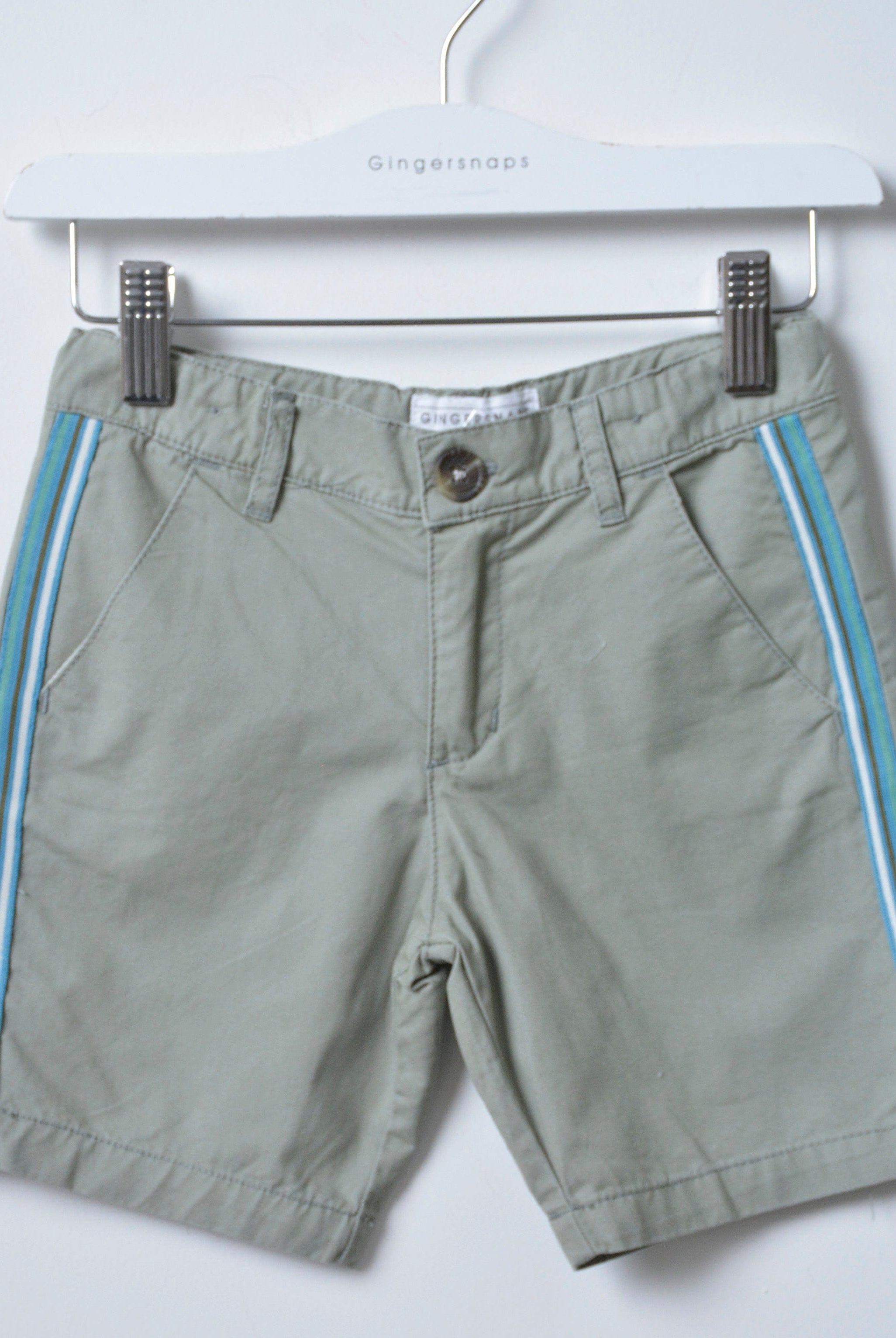 جينجرسنابس شورت أولادي مزين بخطين جانبين لون الأعشاب البحرية