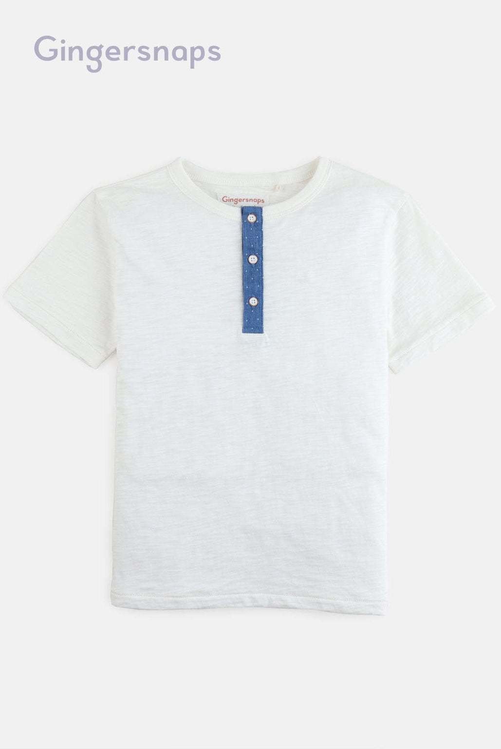 جينجرسنابس تي شيرت ولادي سادة بياقة دائرية مزين بأزرار على الصدر أبيض