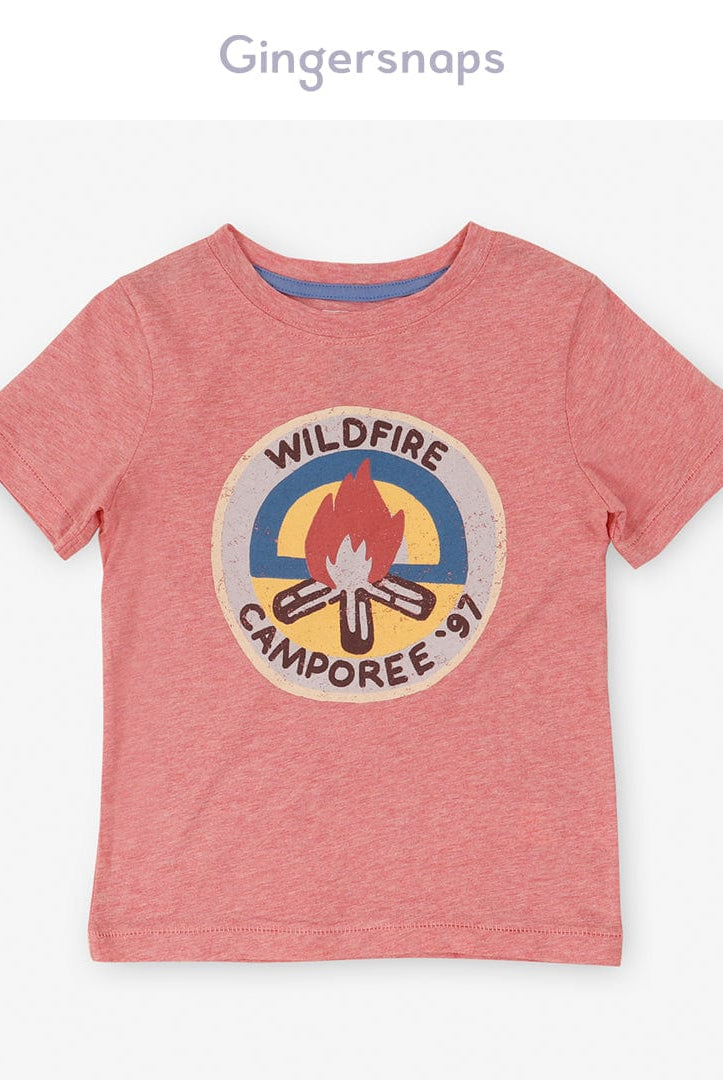 جينجرسنابس تي شيرت ولادي بطبعة أمامية على الصدر أحمر