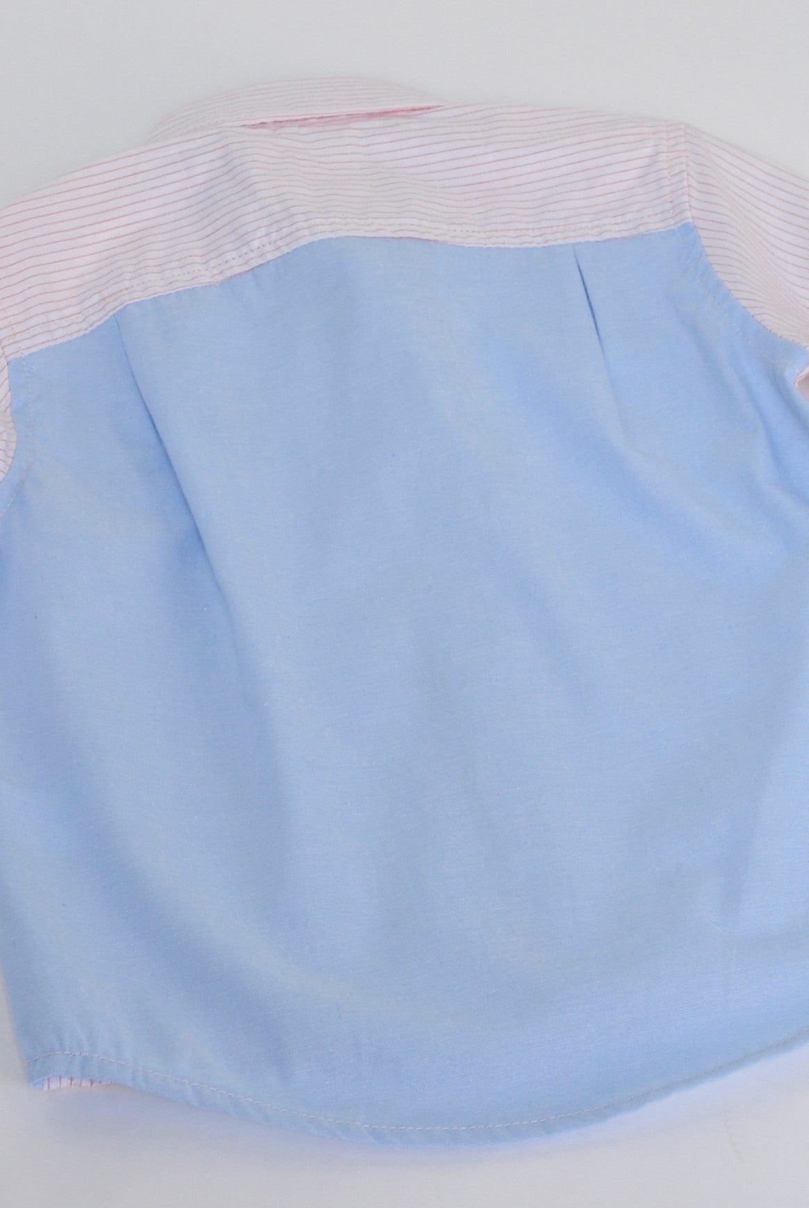 جينجرسنابس قميص بولو منسوج للأولاد مخطط بالطول بأزرار أمامية ابيض / ازرق