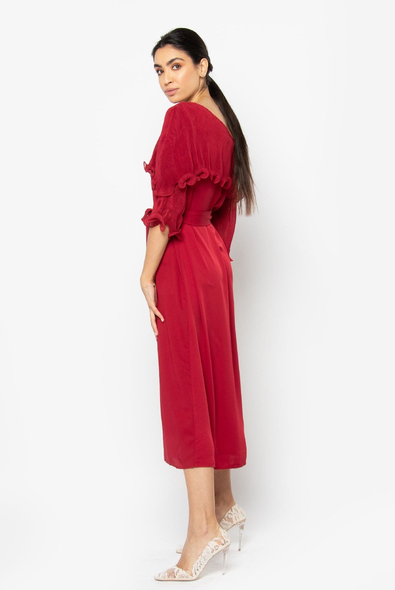 نتشي فستان ميدي قصير الأكمام كتف وكتف