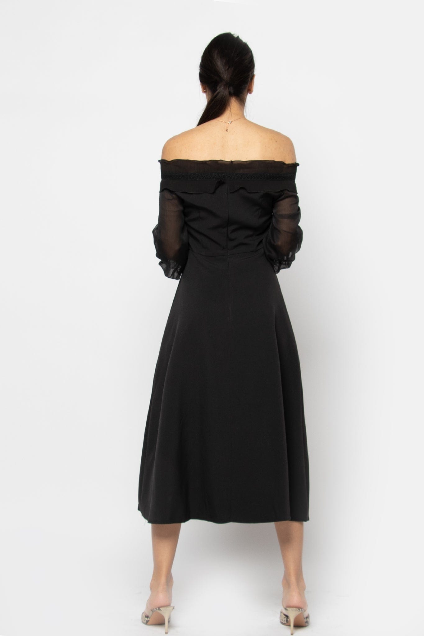 ูุชุดู ูุณุชุงู ู
ูุฏู ุจุฃูู
ุงู
ุทูููุฉ ุงูู ุดููุฏุฑ