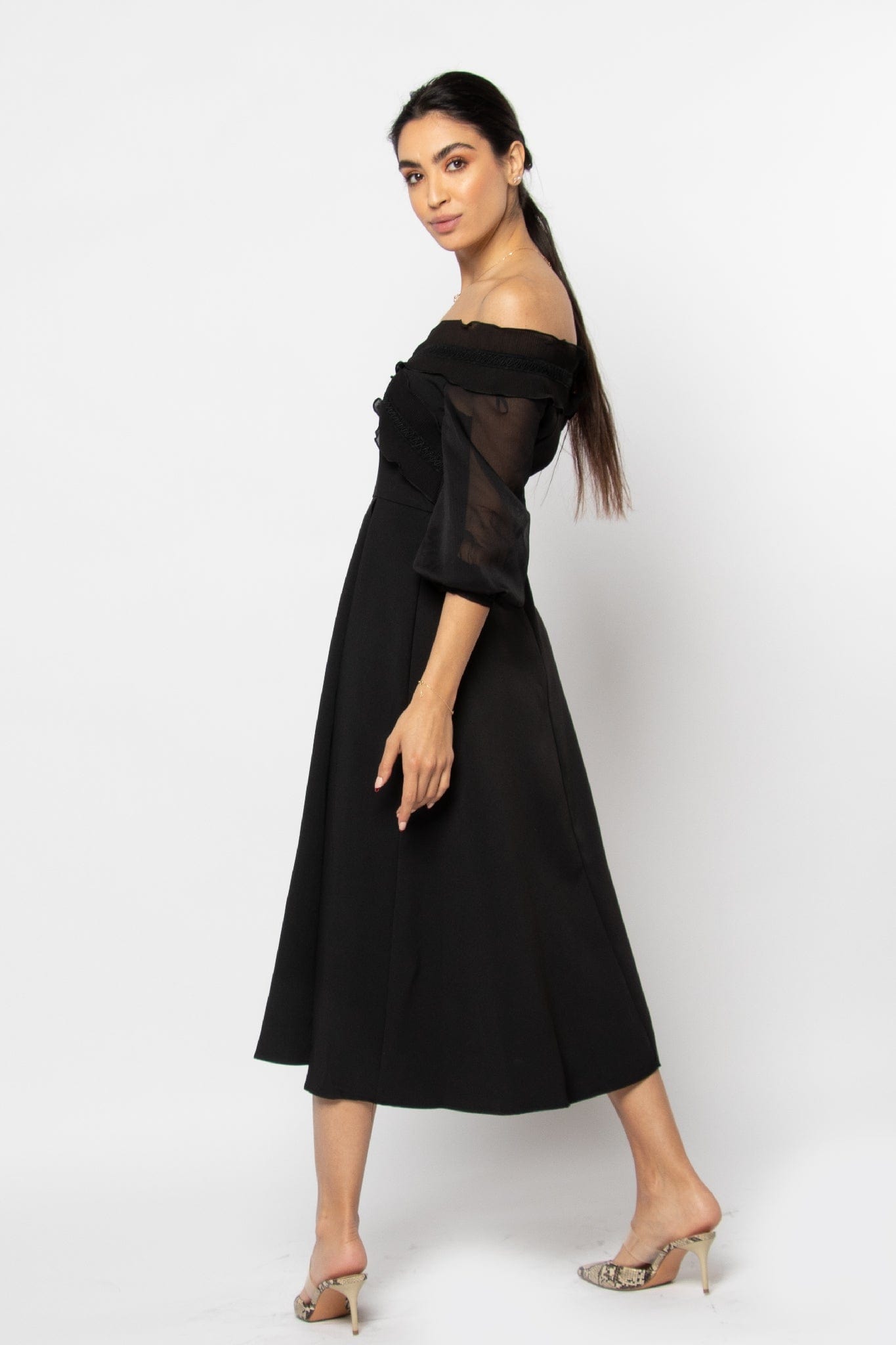 ูุชุดู ูุณุชุงู ู
ูุฏู ุจุฃูู
ุงู
ุทูููุฉ ุงูู ุดููุฏุฑ