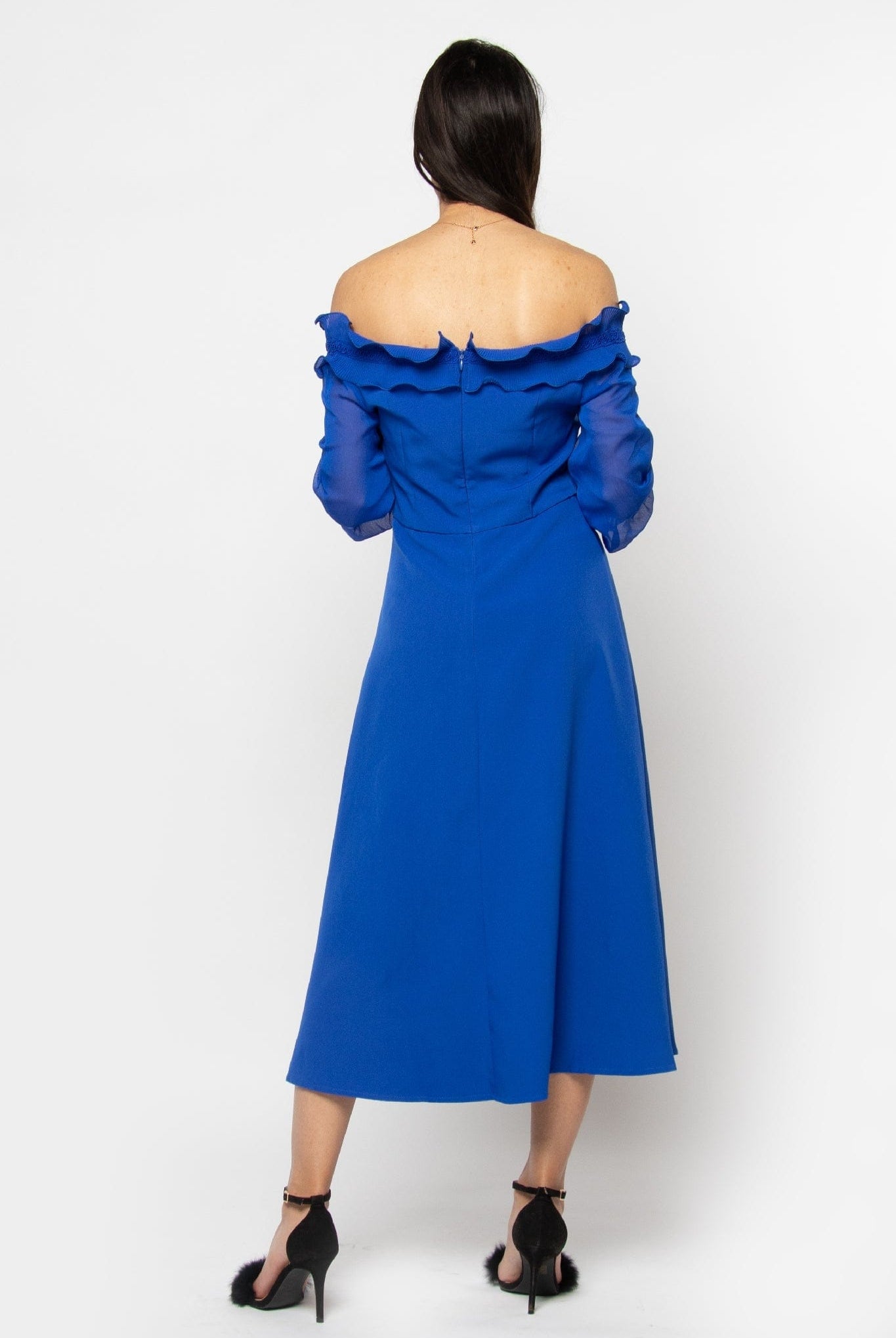 نتشي فستان ميدي بأكمام طويلة اوف شولدر