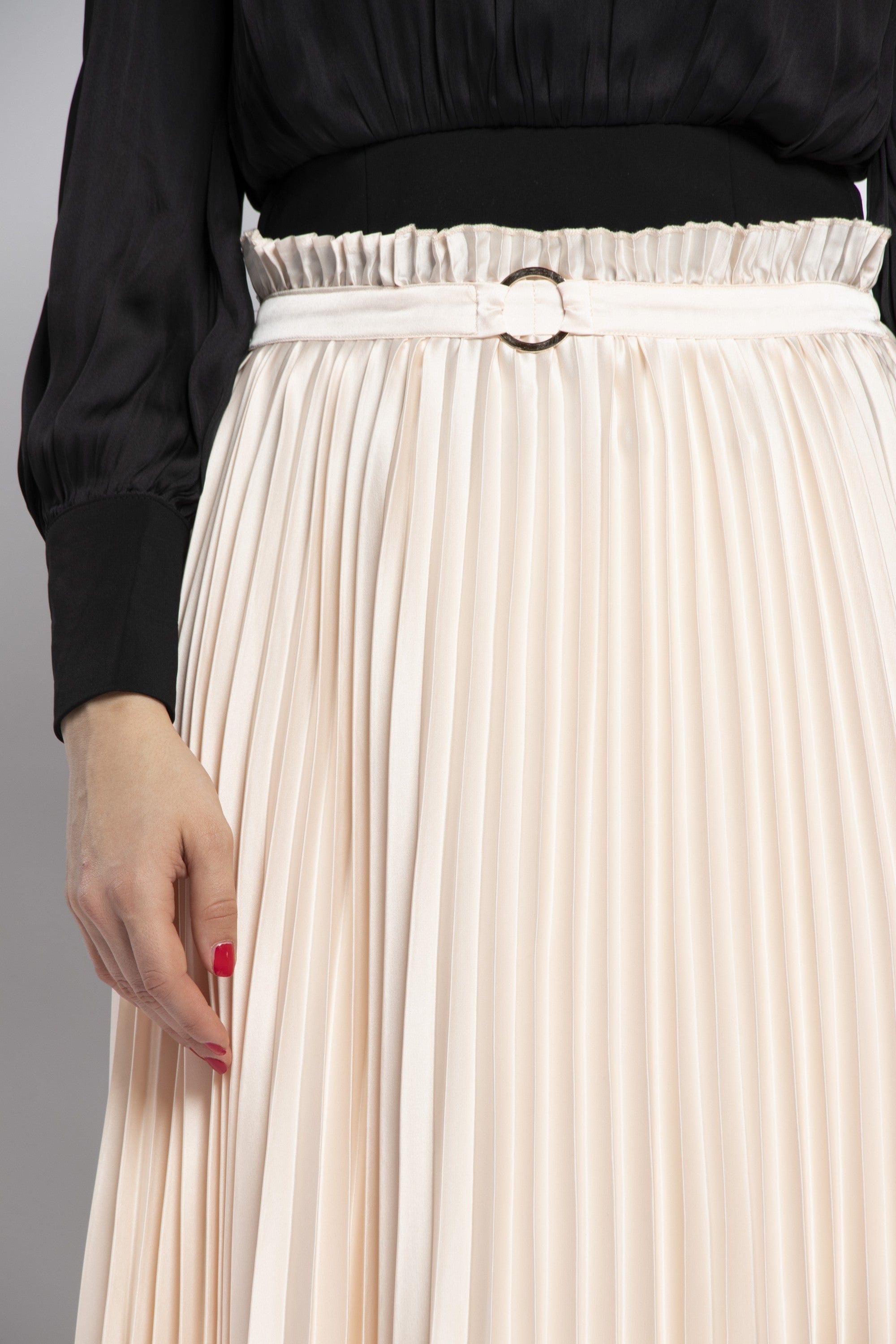 نتشي تنورة بليسيه طويلة مزينة بحزام نسائية