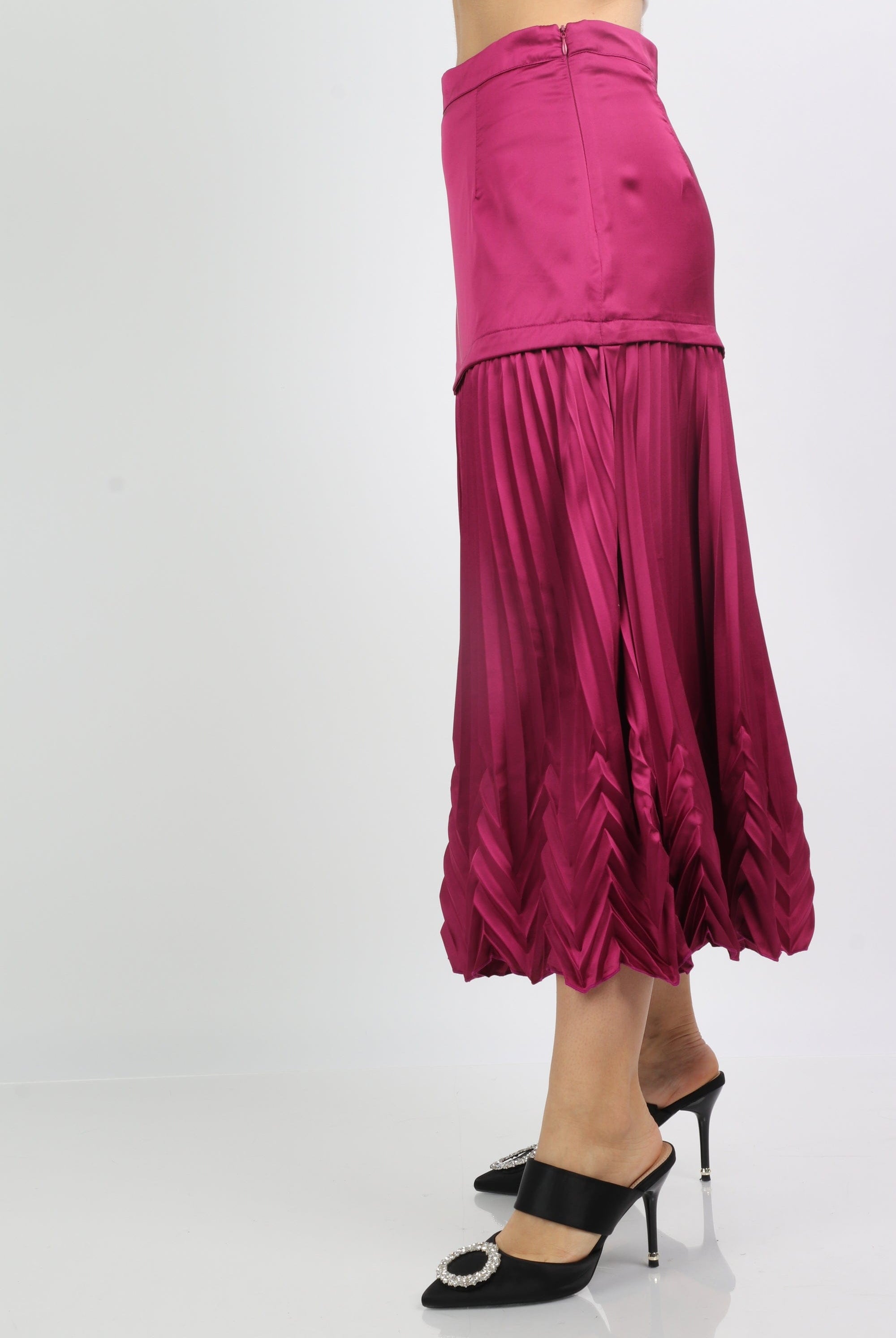 نتشي تنورة ميدي ستان تصميم سادة ناعم مع بيليسيه