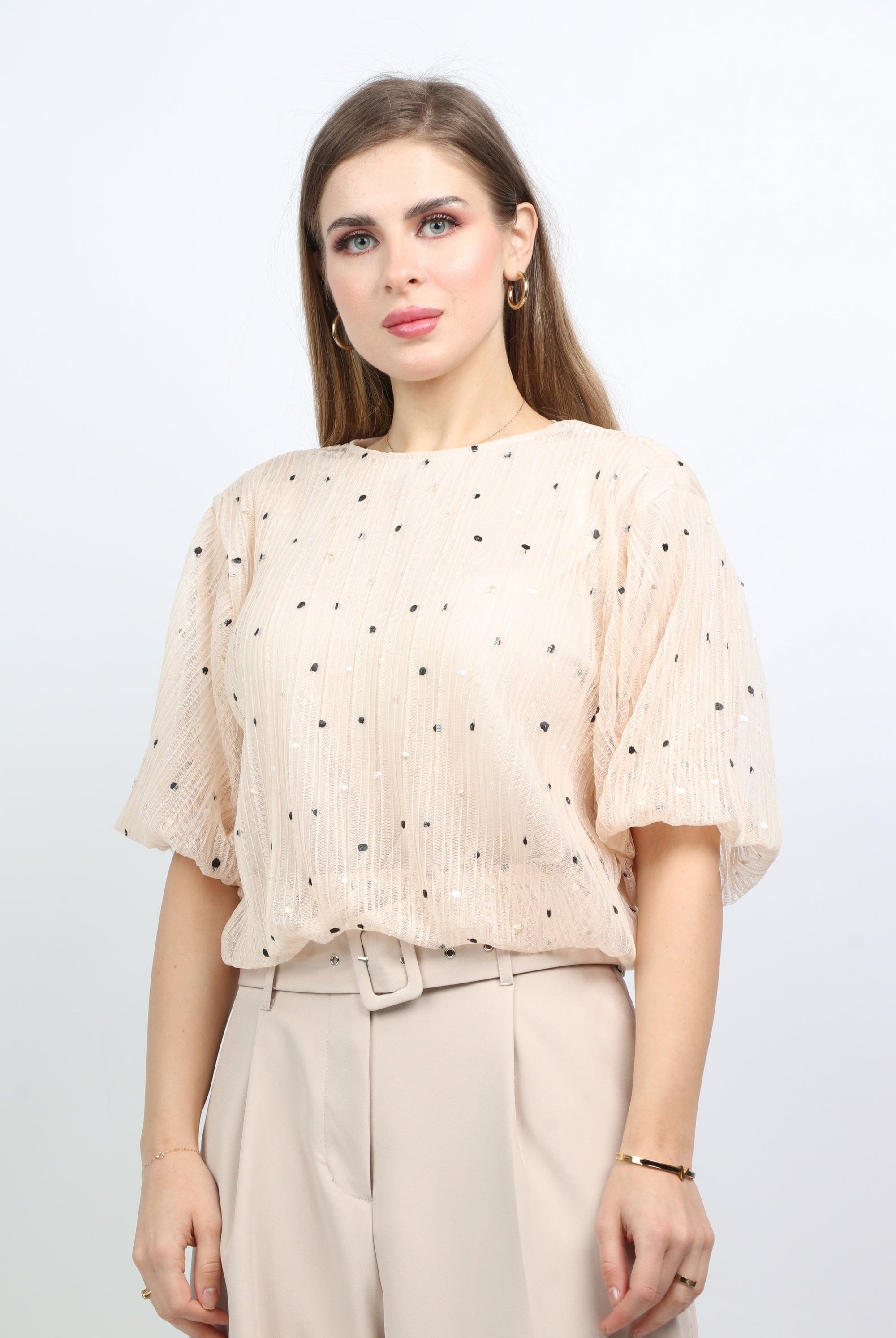 نتشي بلوزة منقطة نص كم منفوخ نسائي