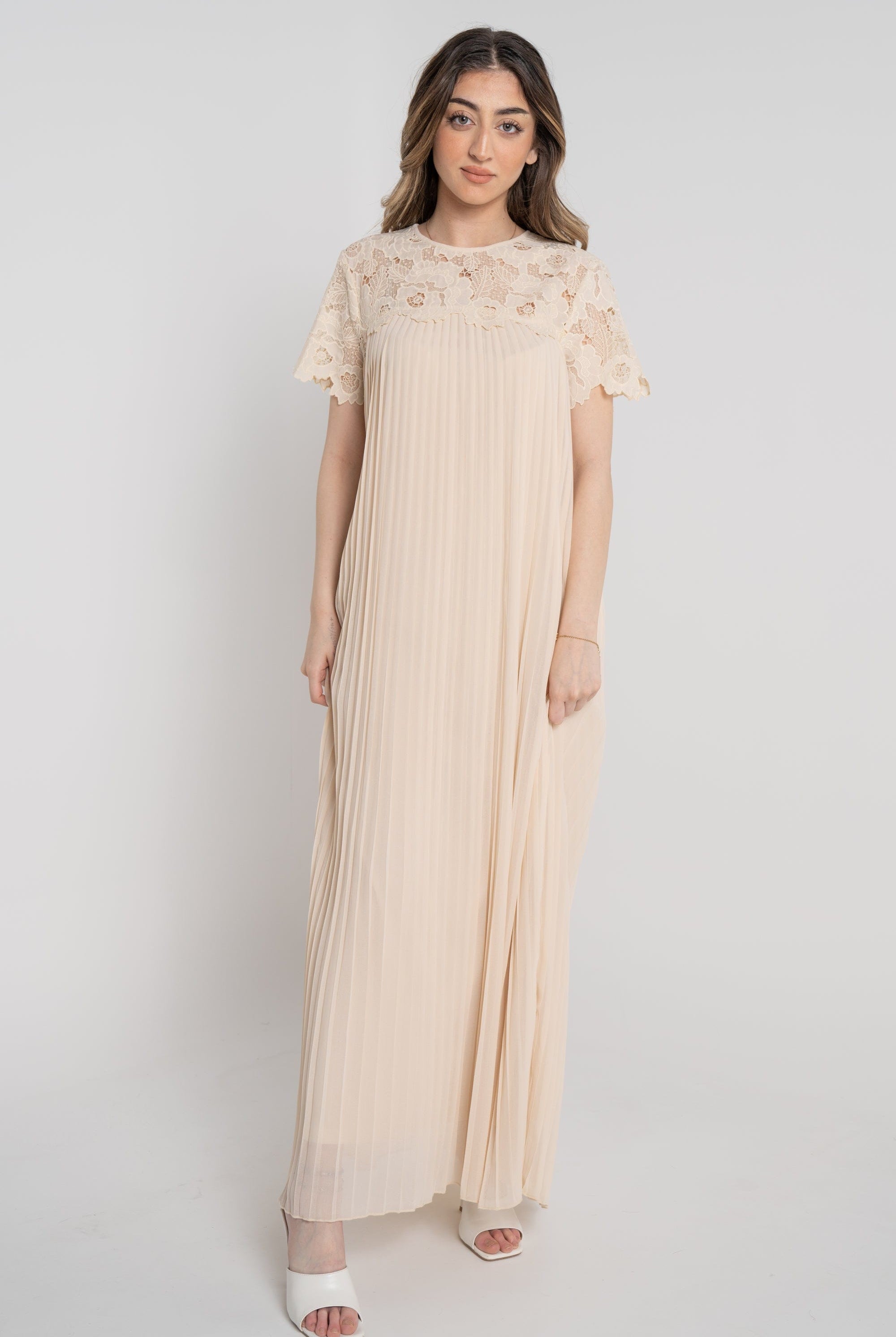 نتشي فستان طويل سادة بليسيه نص كم جوبير