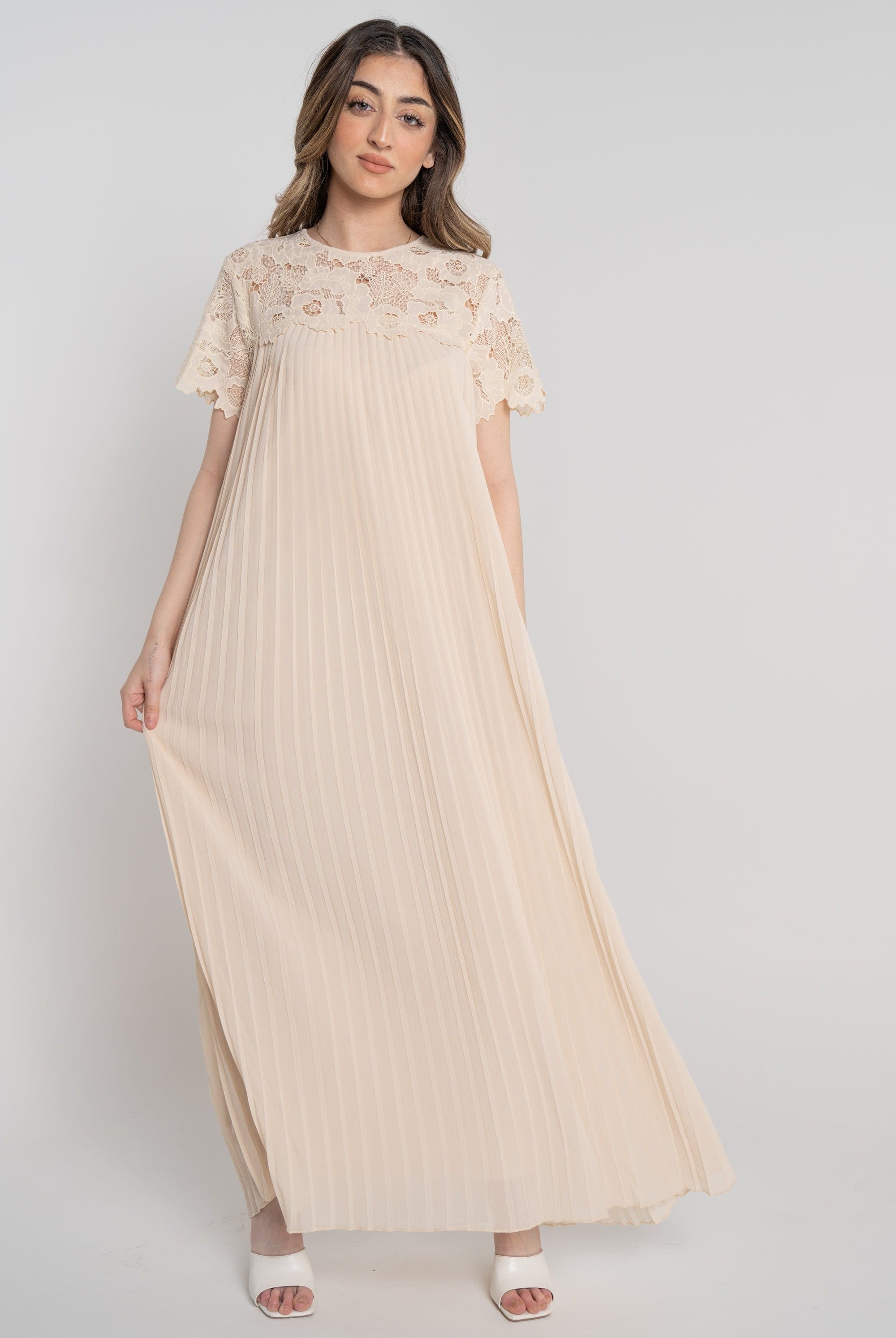 نتشي فستان طويل سادة بليسيه نص كم جوبير