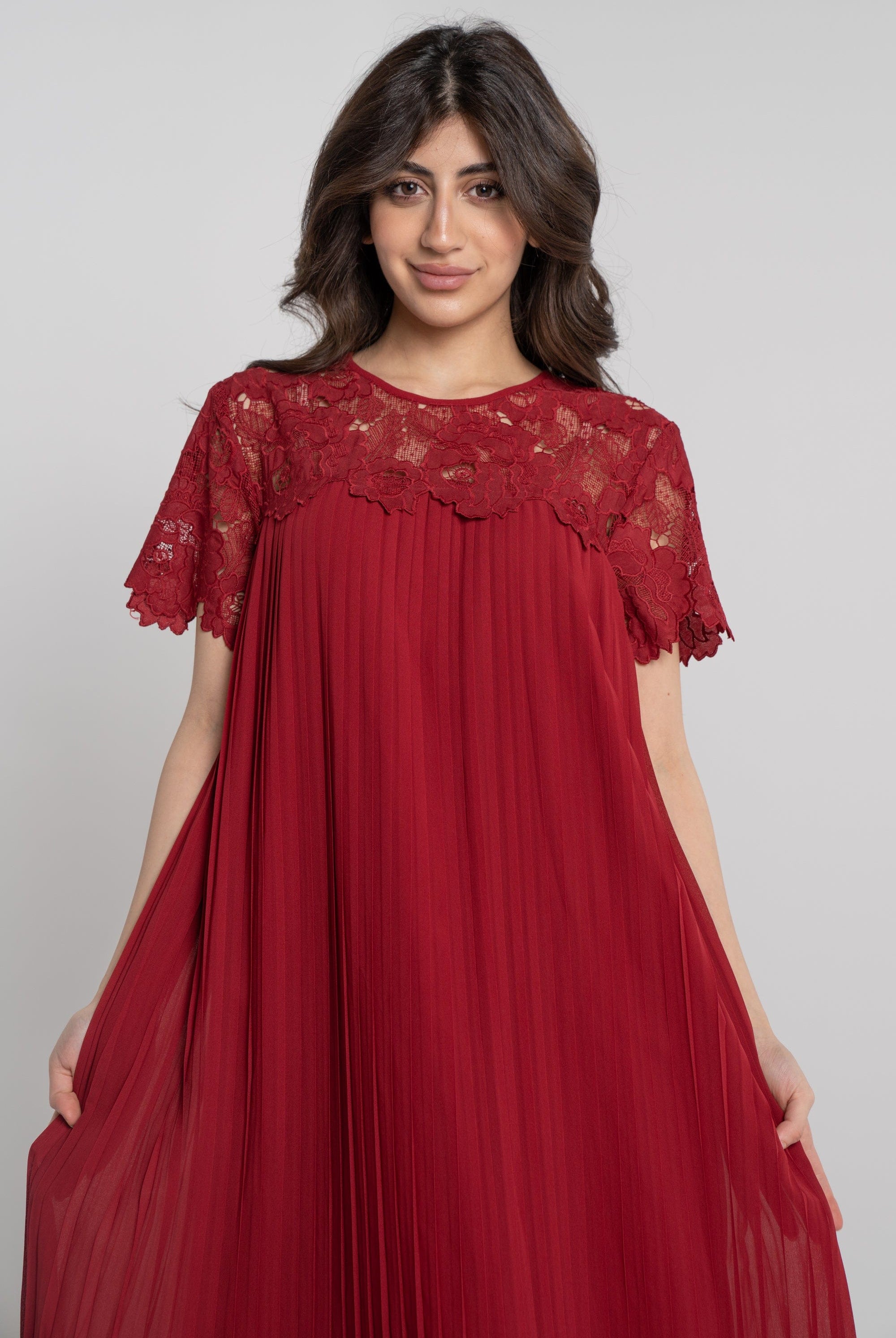 نتشي فستان طويل سادة بليسيه نص كم جوبير