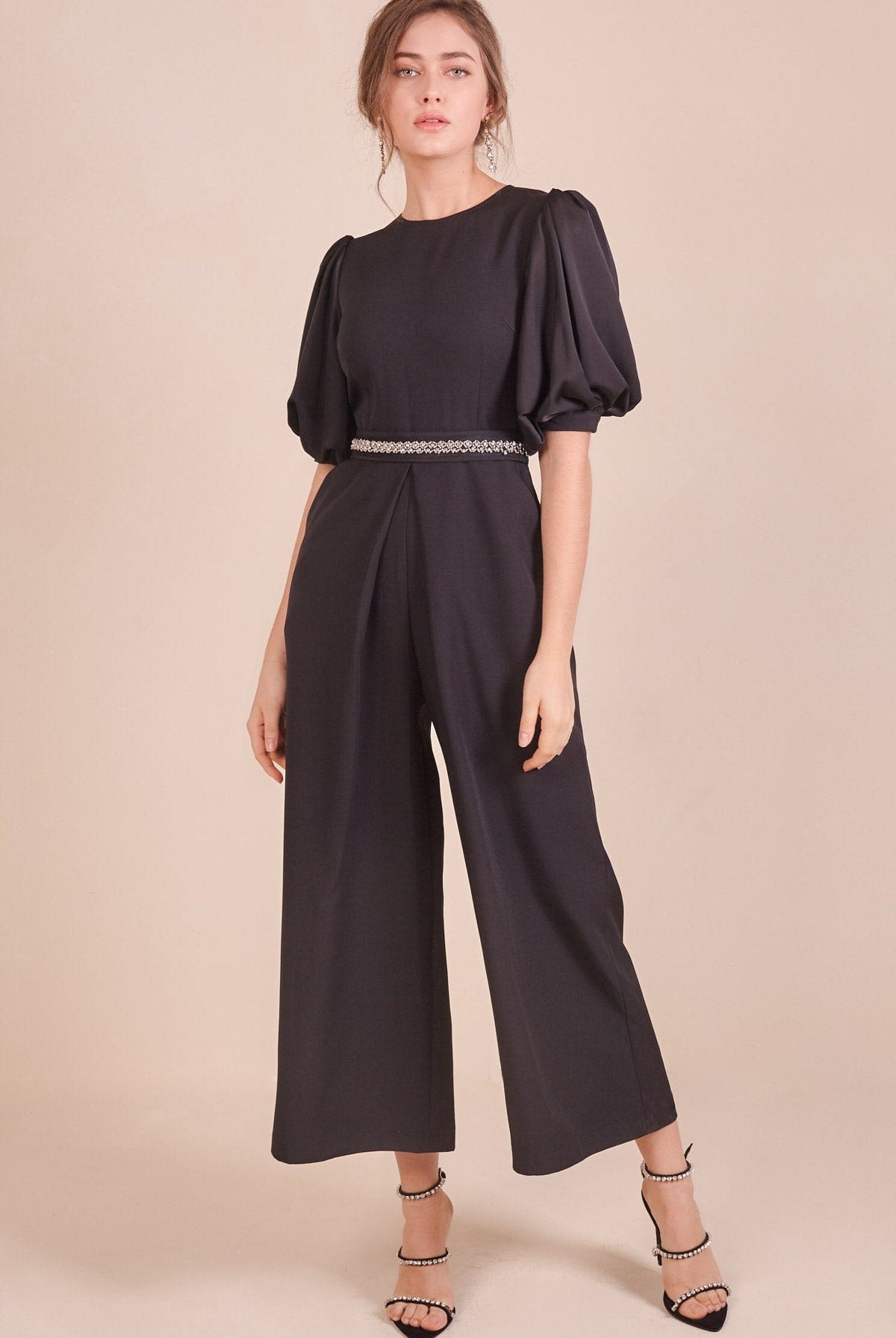 دريسنج بولا جمبسوت سادة مخصر برباط مطرز على الخصر نس كم بف نسائي أسود