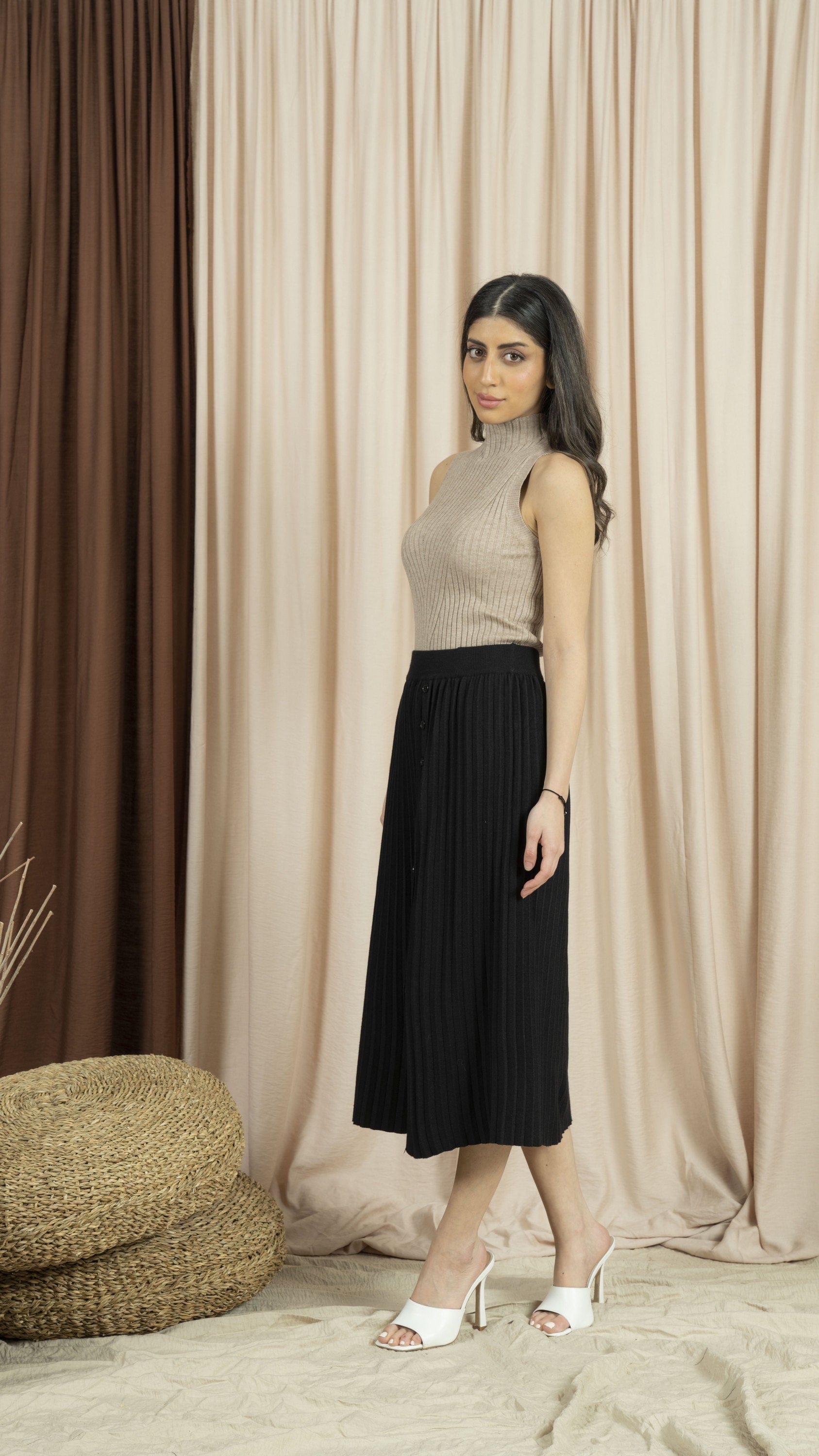 نتشي بلوزة نسائية صيفية بدون أكمام بنص رقبة