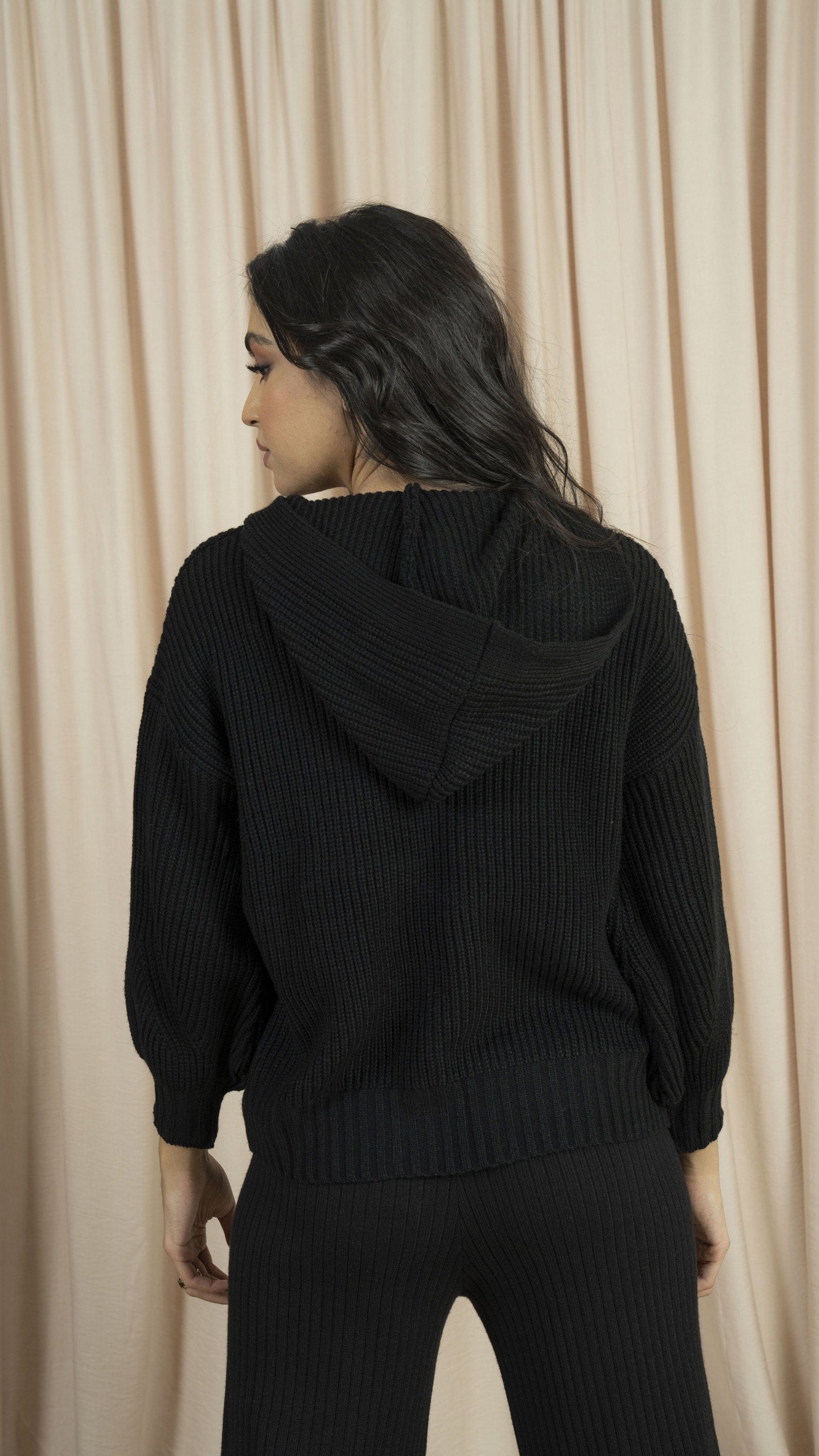 نتشي بلوفر سادة فرو كم طويل نسائي