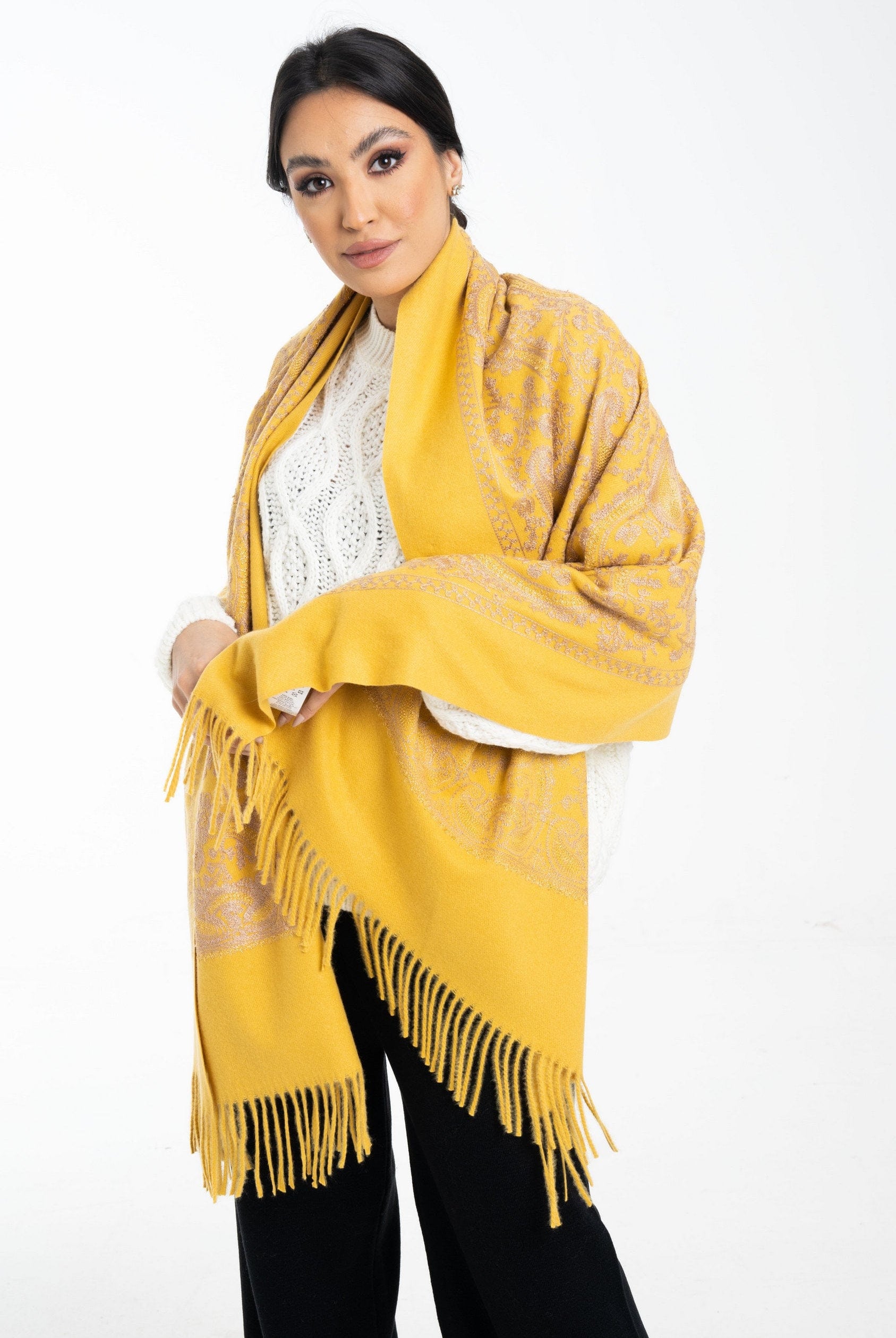 نتشي وشاح نسائي طويل بنقشة وردة