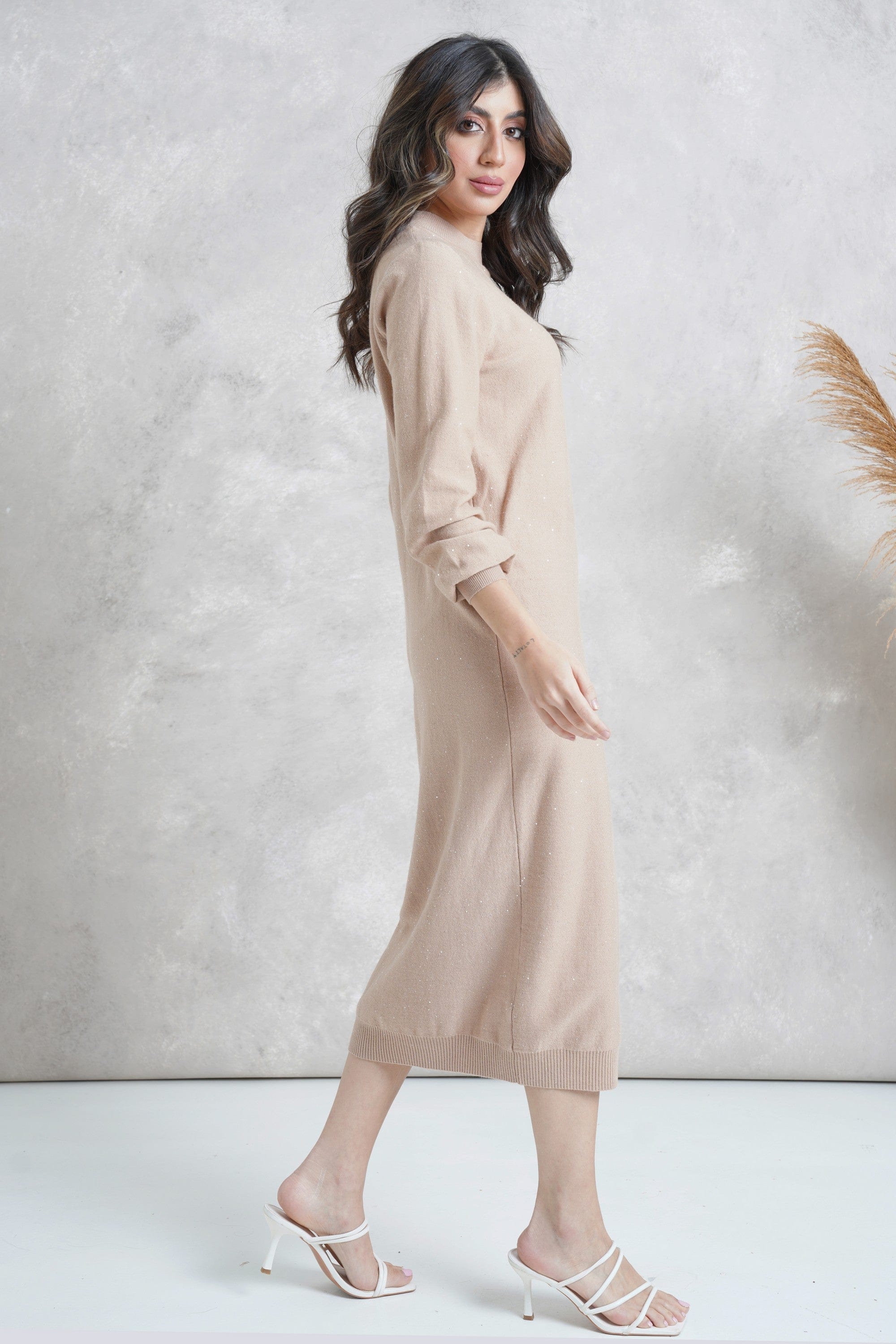 ميكا فستان ميدي سادة بأكمام طويلة