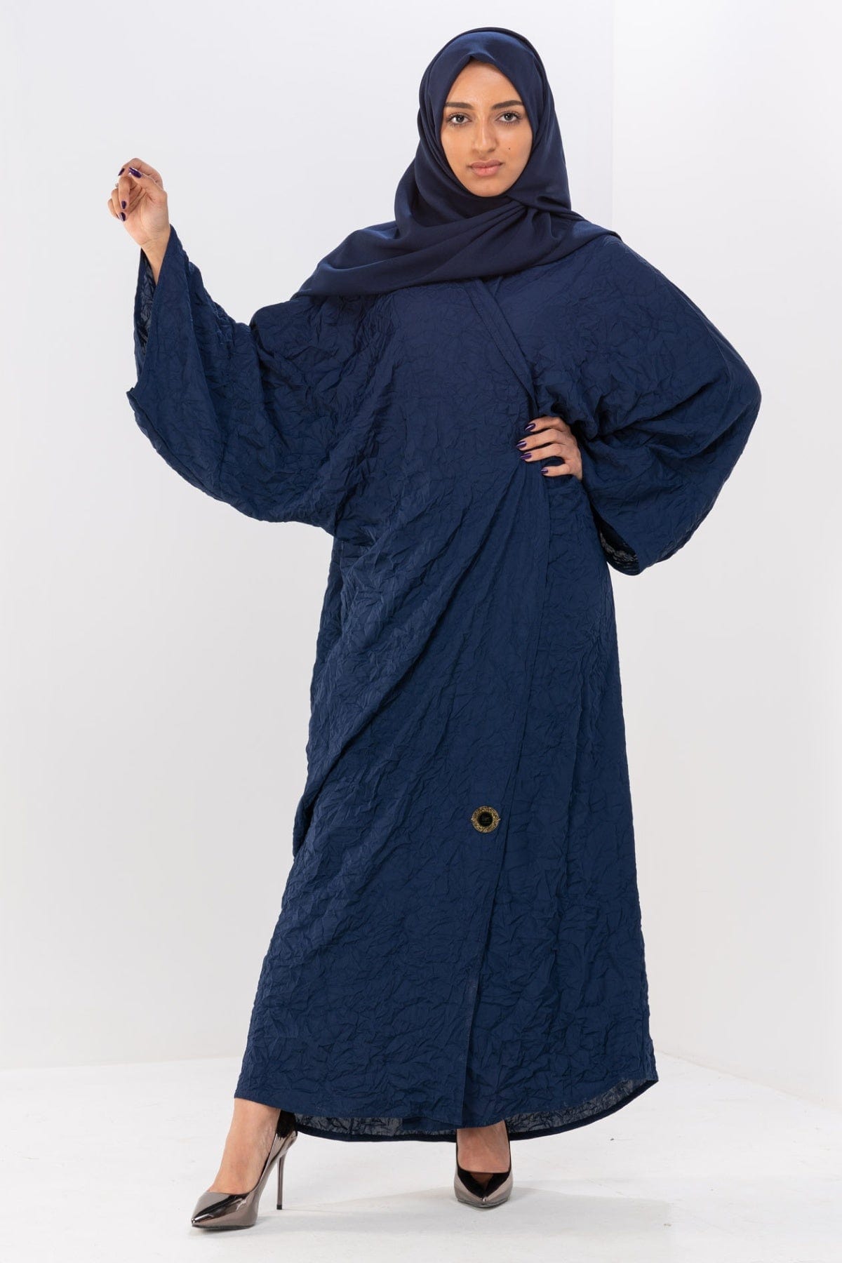 جوهرة عباية بلاك بيري إماراتي مفتوحة لف سادة أزرق غامق
