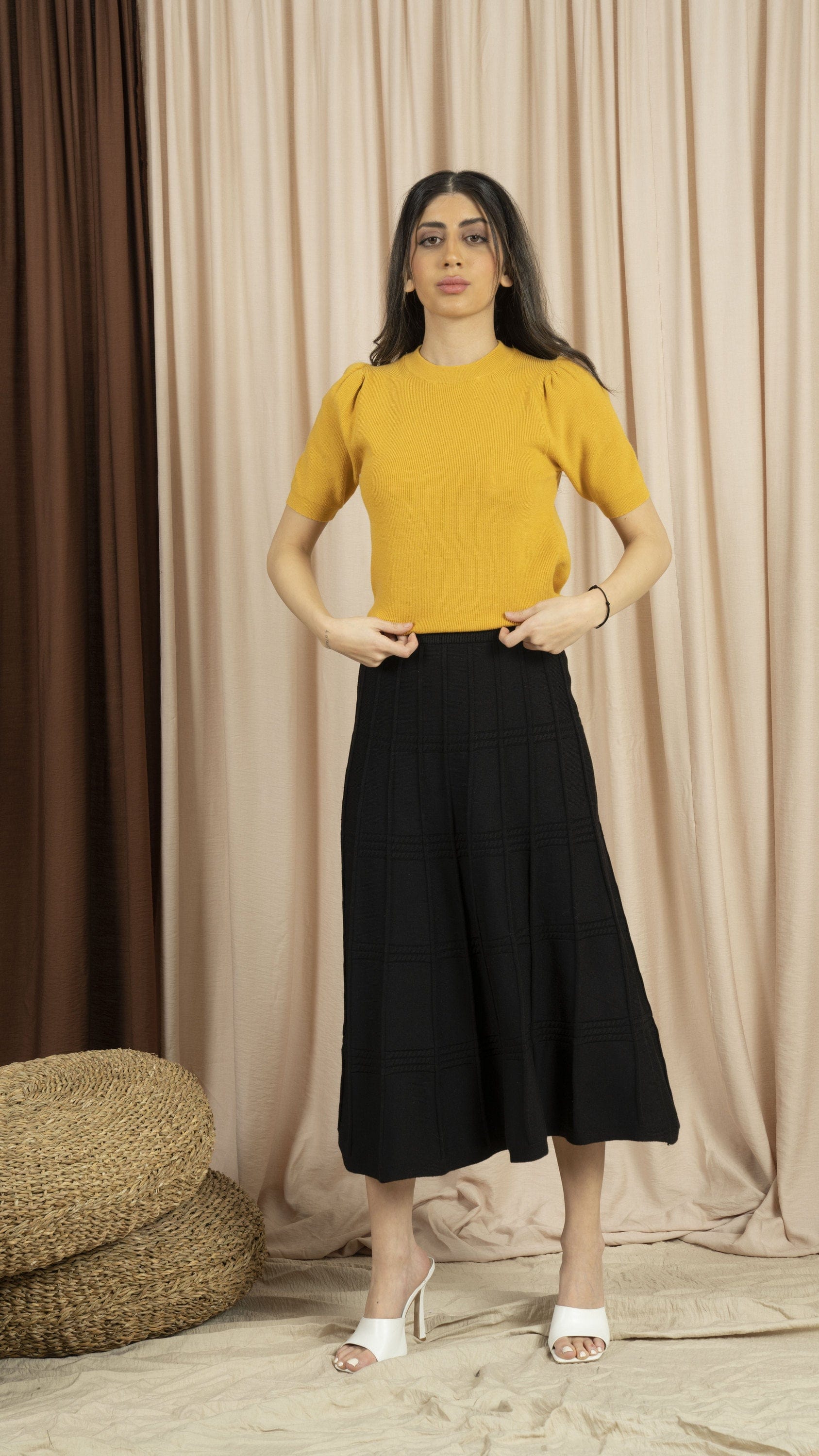 ميكا بلوزة رسميه نسائية نص كم منسوجة