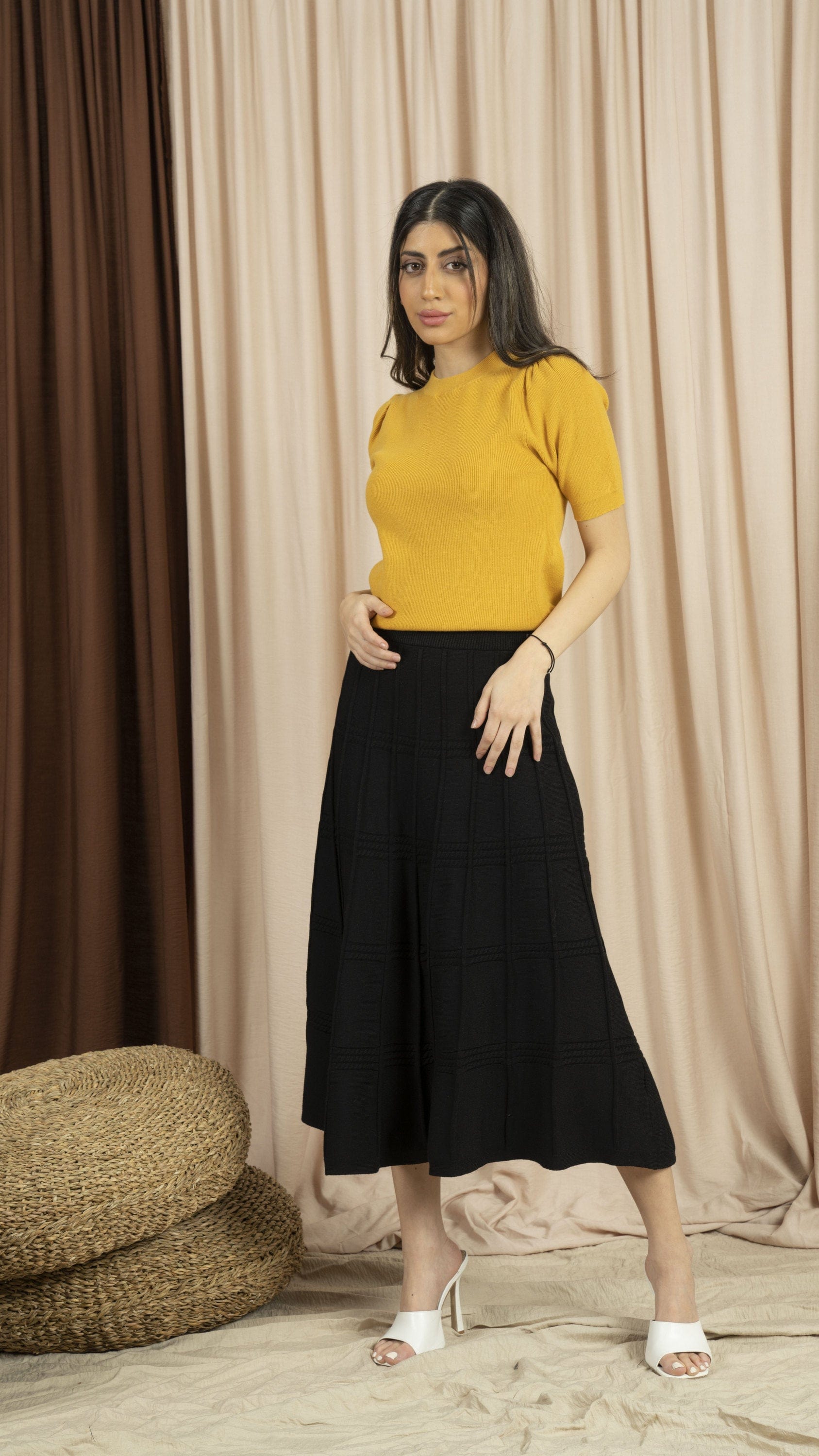 ميكا بلوزة رسميه نسائية نص كم منسوجة