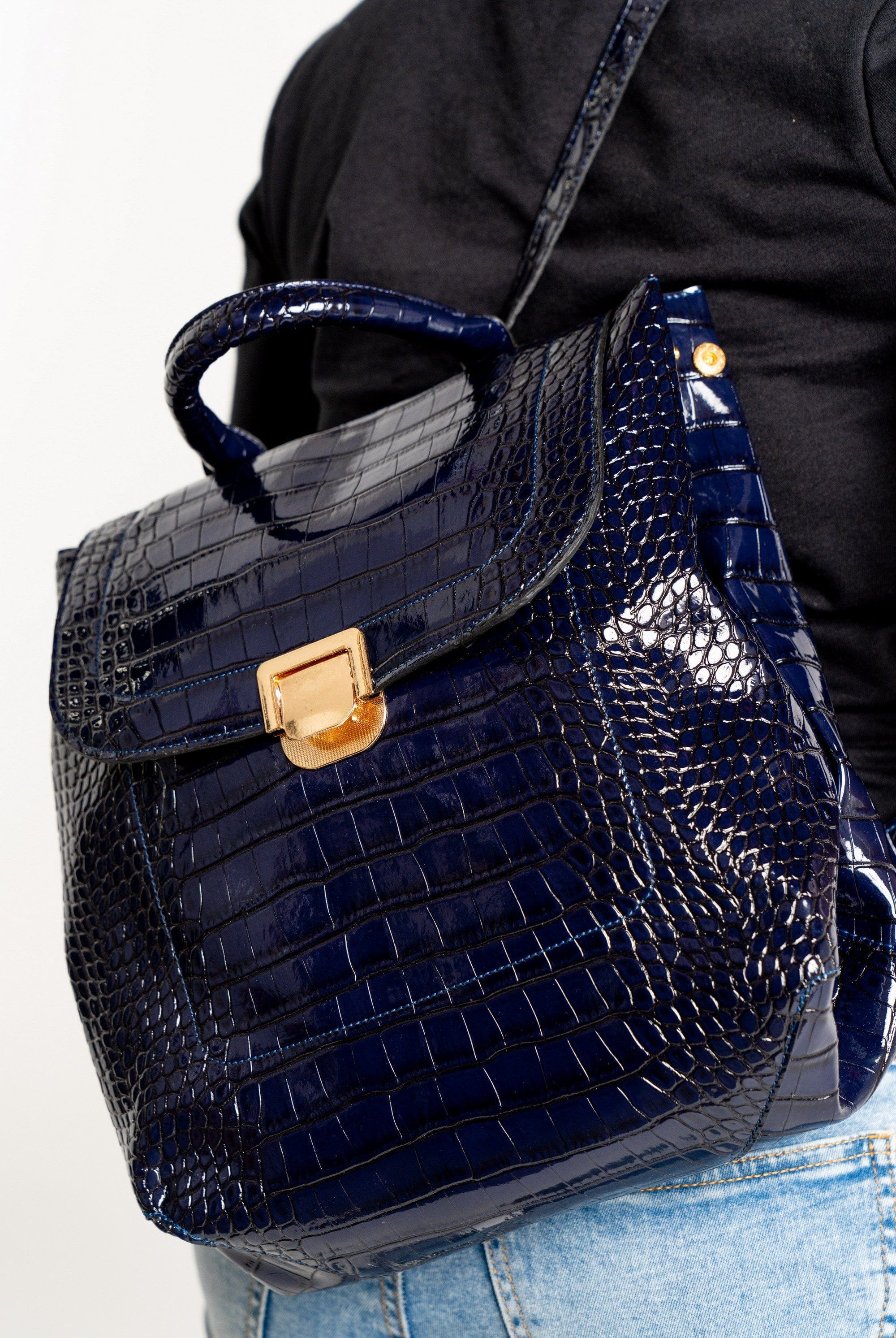 داليدرس حقيبة ظهر كتفين جلد ثعبان سادة