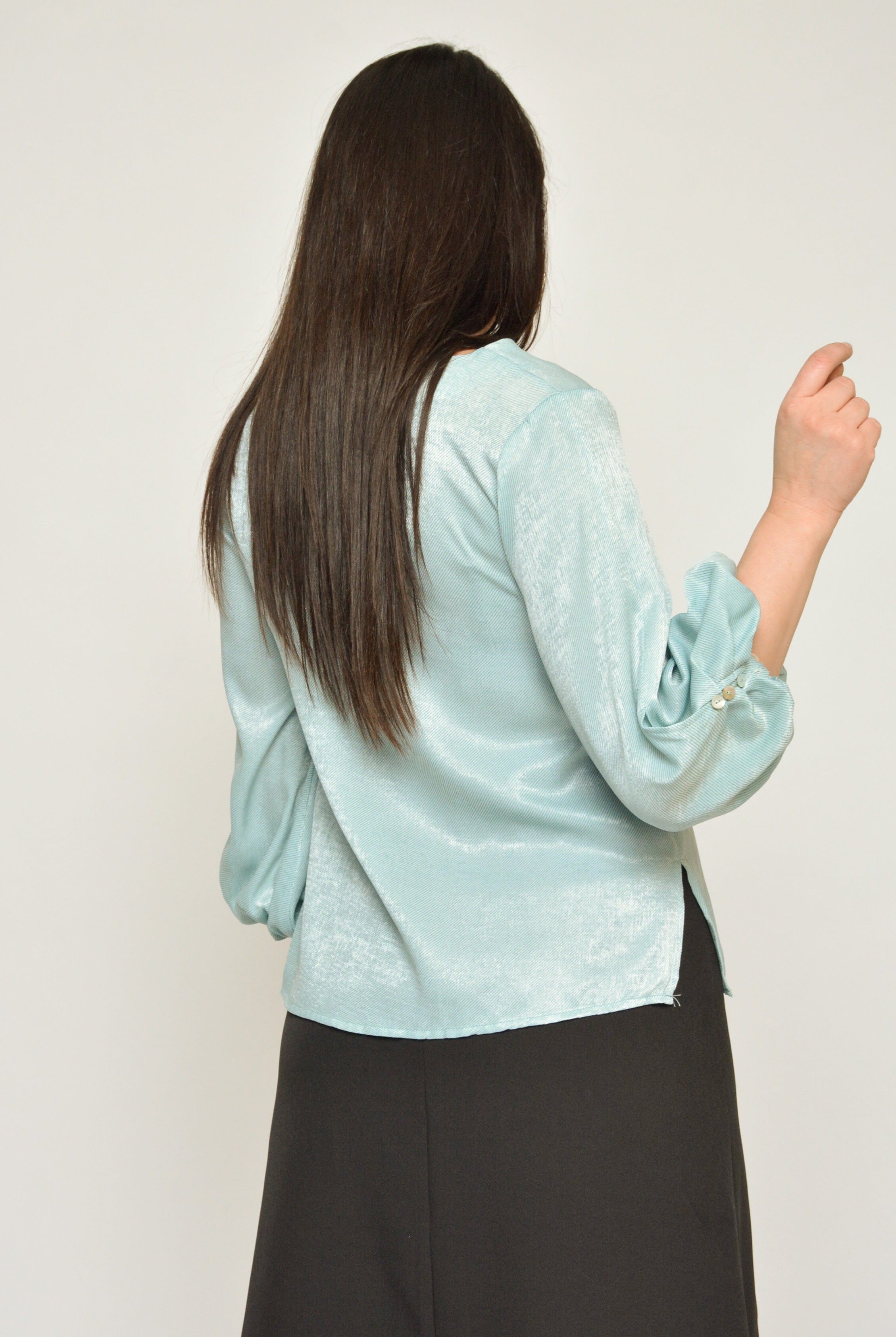 نتشي بلوزة بأزرار أمامية 3/4 كم منفوخ بأزرار نسائي