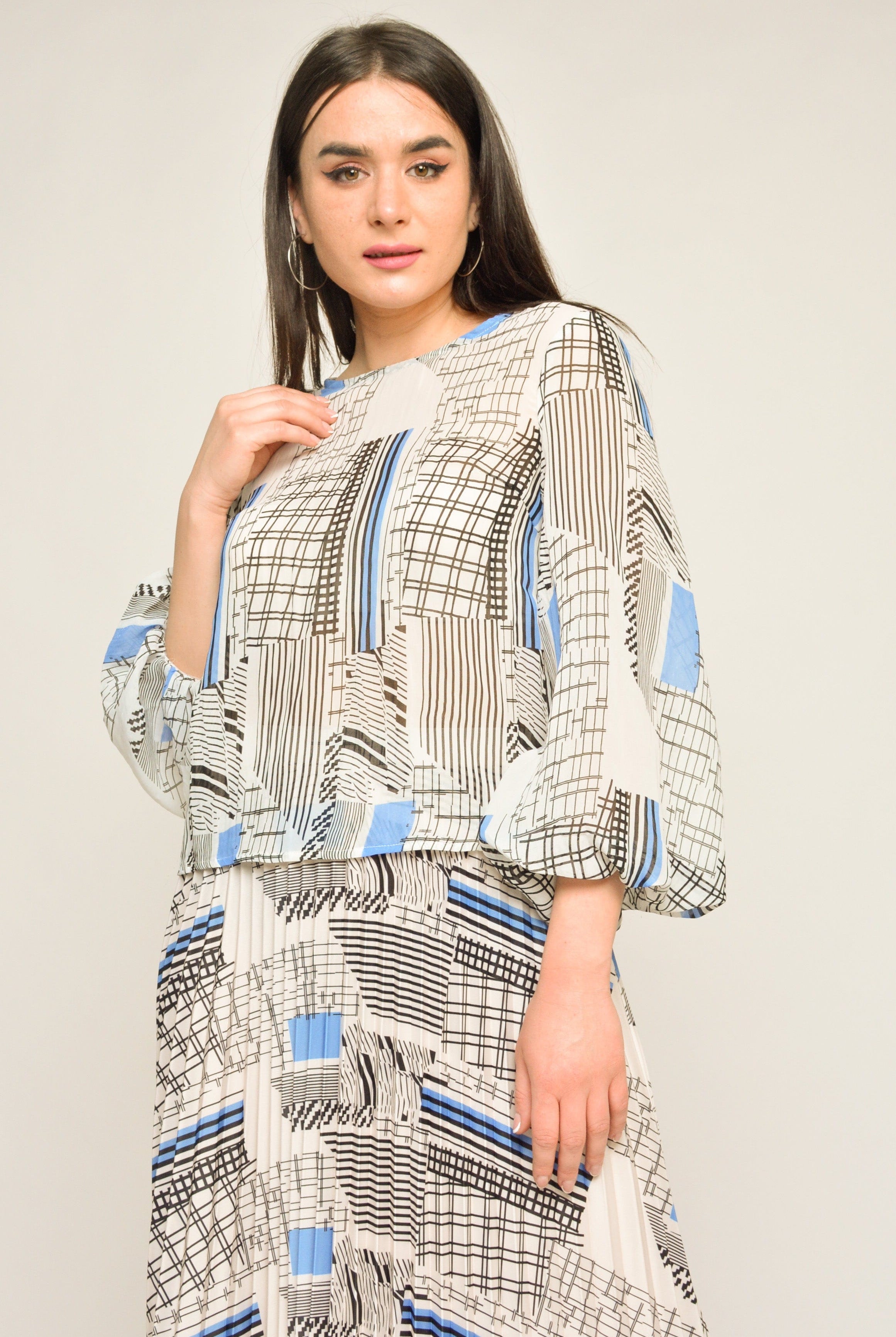 نتشي بلوزة منقوشة بكم طويل منفوخة نسائي