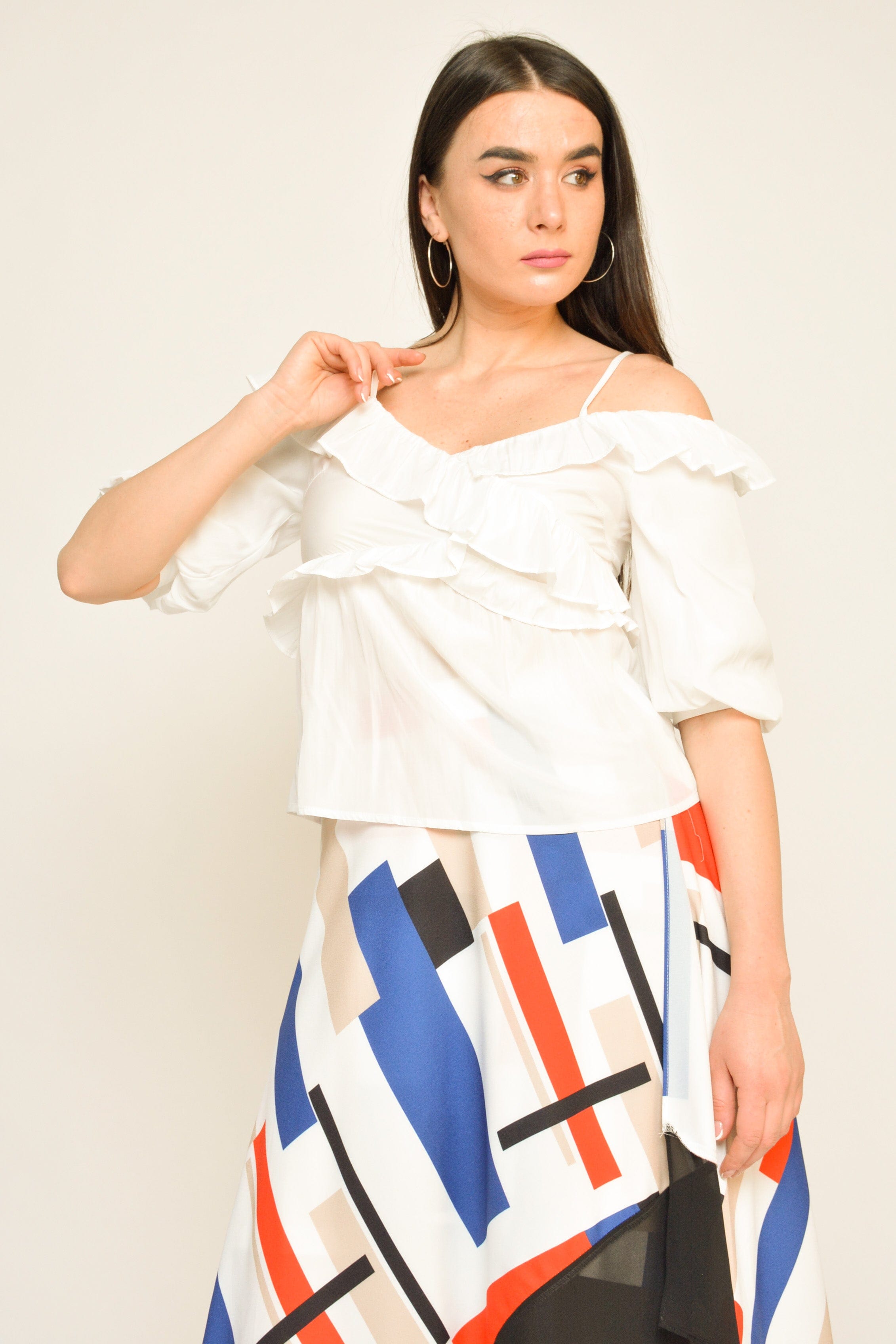 نتشي بلوزة حمالات كتف نازل بكرانيش نسائي