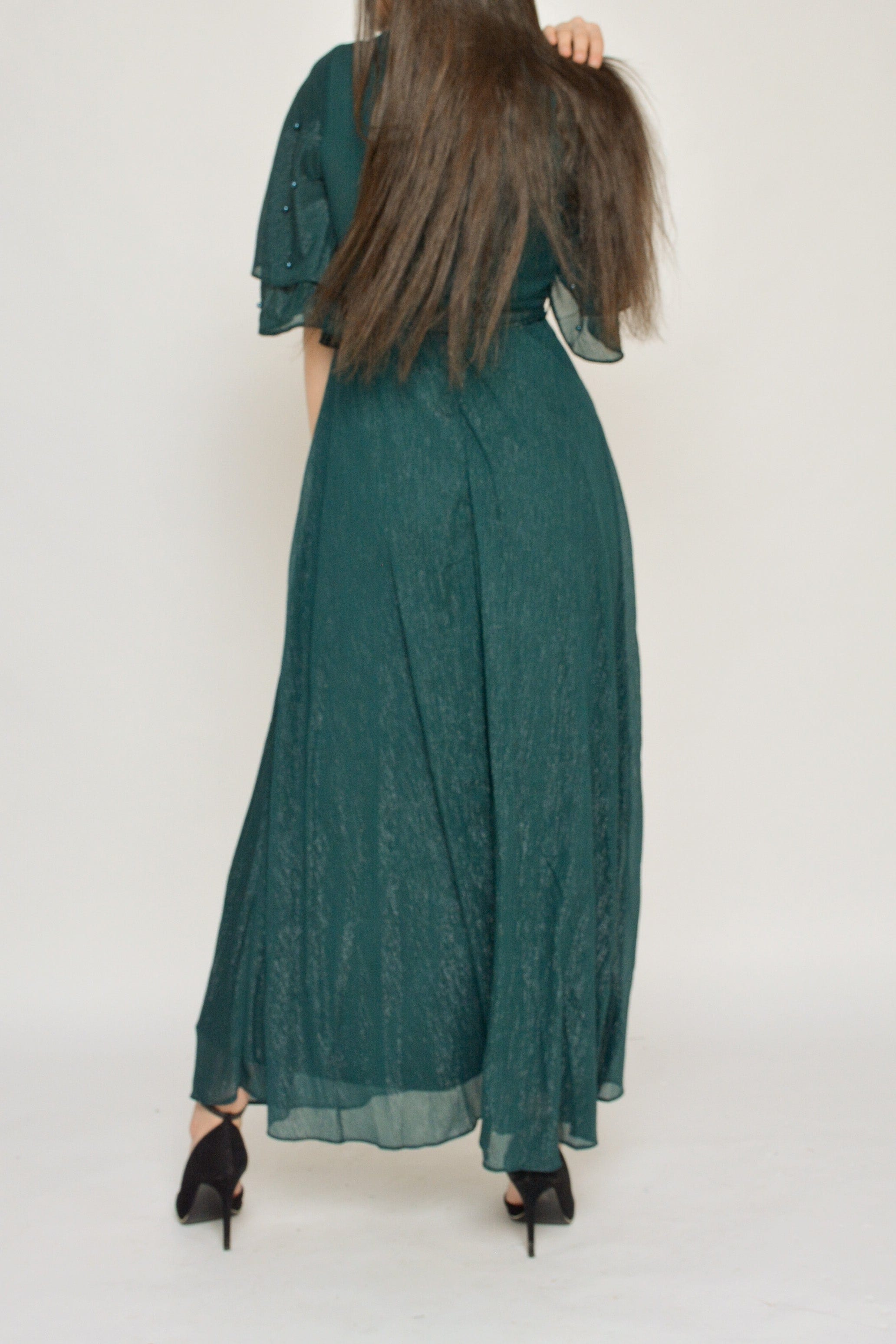 نتشي فستان سهره بحزام فتحة صدر سبعة كم قصير