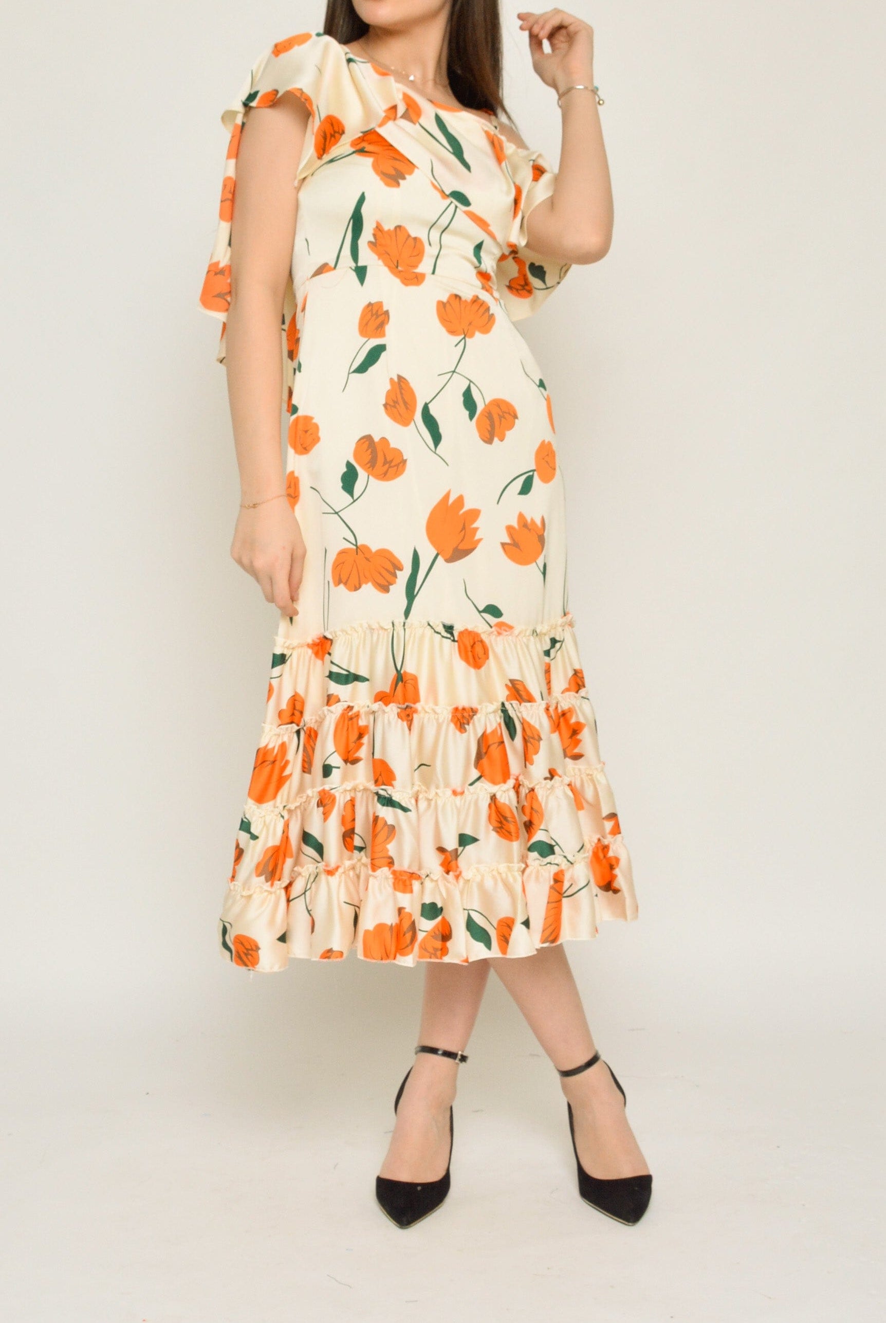 نتشي فستان ميدي بكتف وكتف طبعة زهور بكم قصير