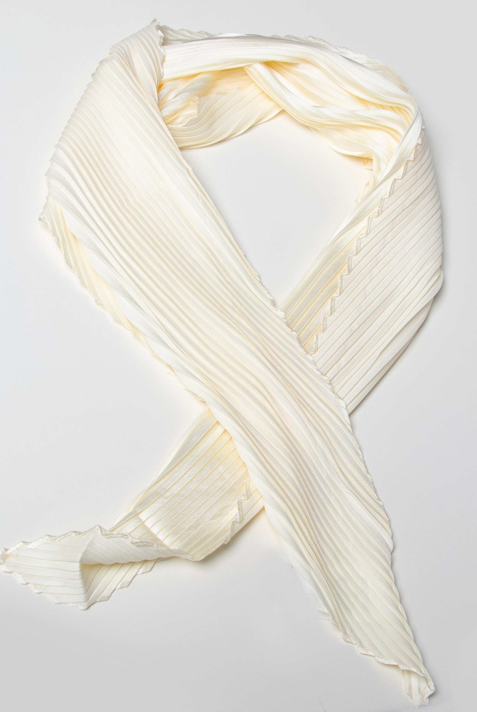 نتشي وشاح سادة بكسرات