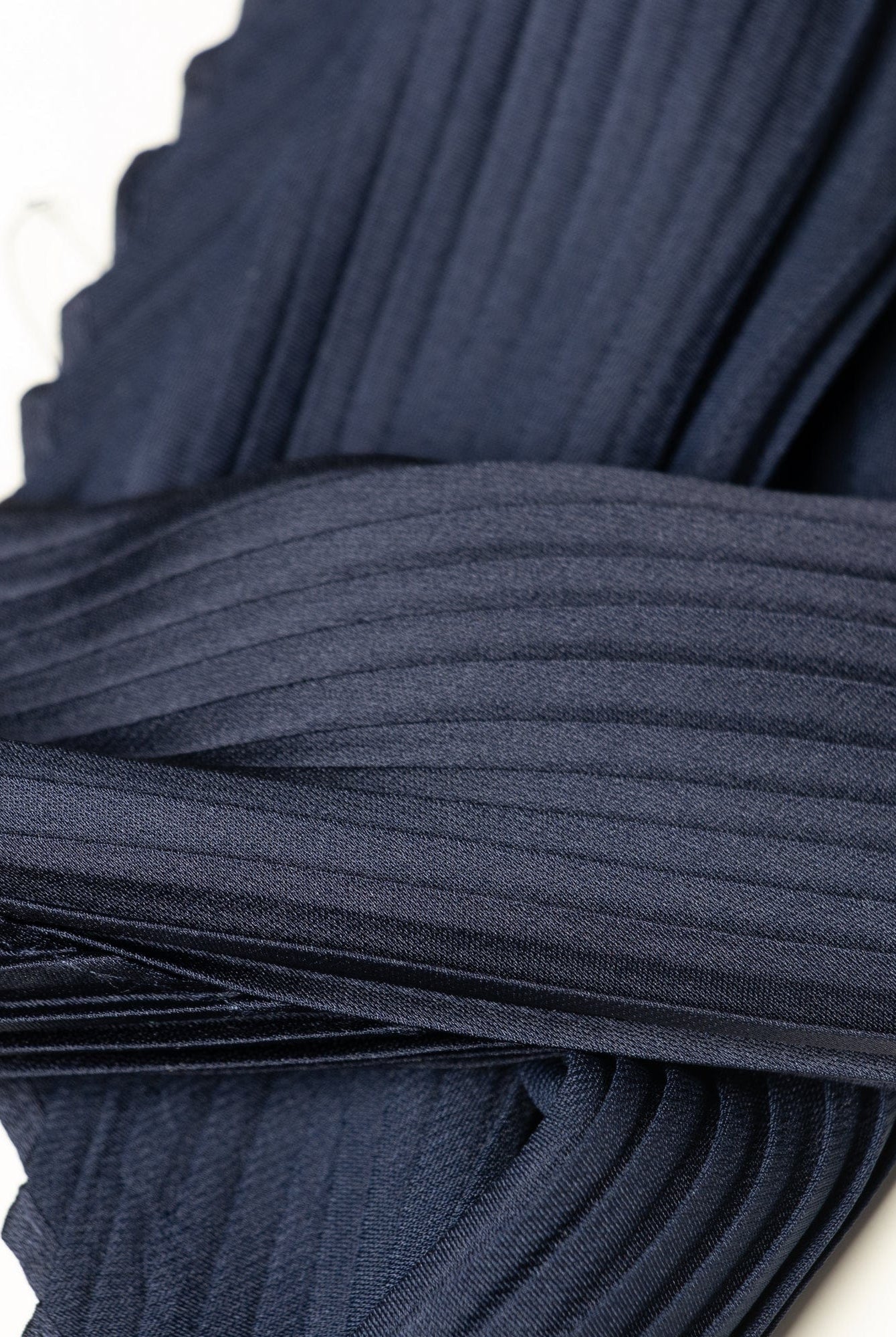 نتشي وشاح سادة بكسرات