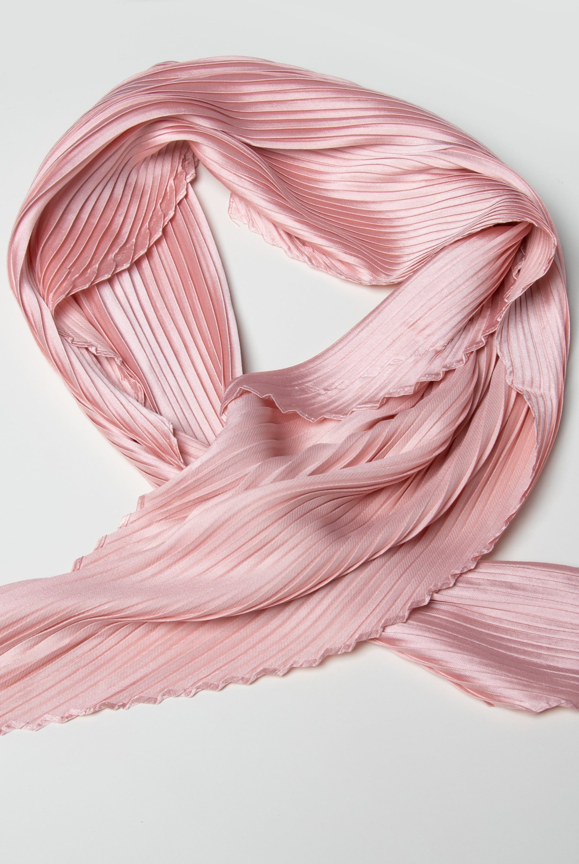 نتشي وشاح سادة بكسرات