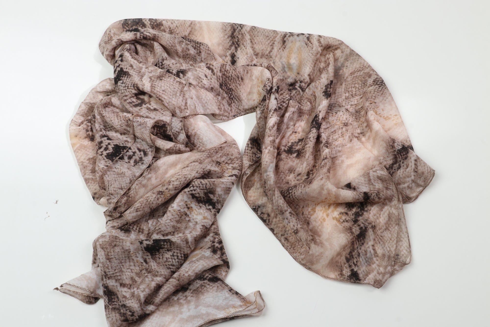 نتشي وشاح بطبعة النمر شيفون نسائي