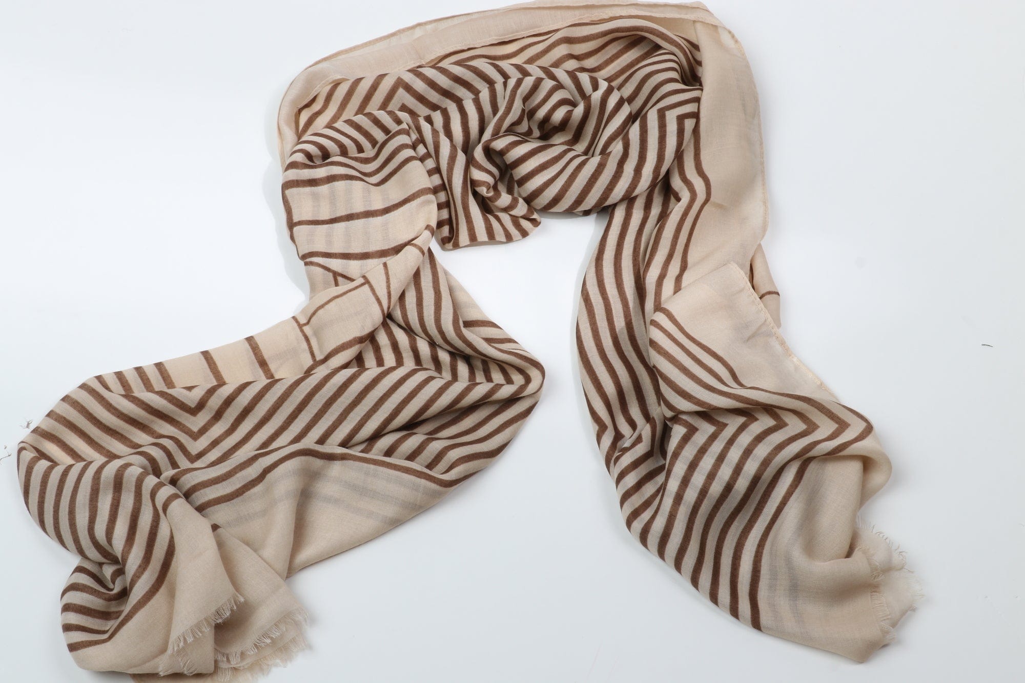 نتشي وشاح مربعات مخطط طويل