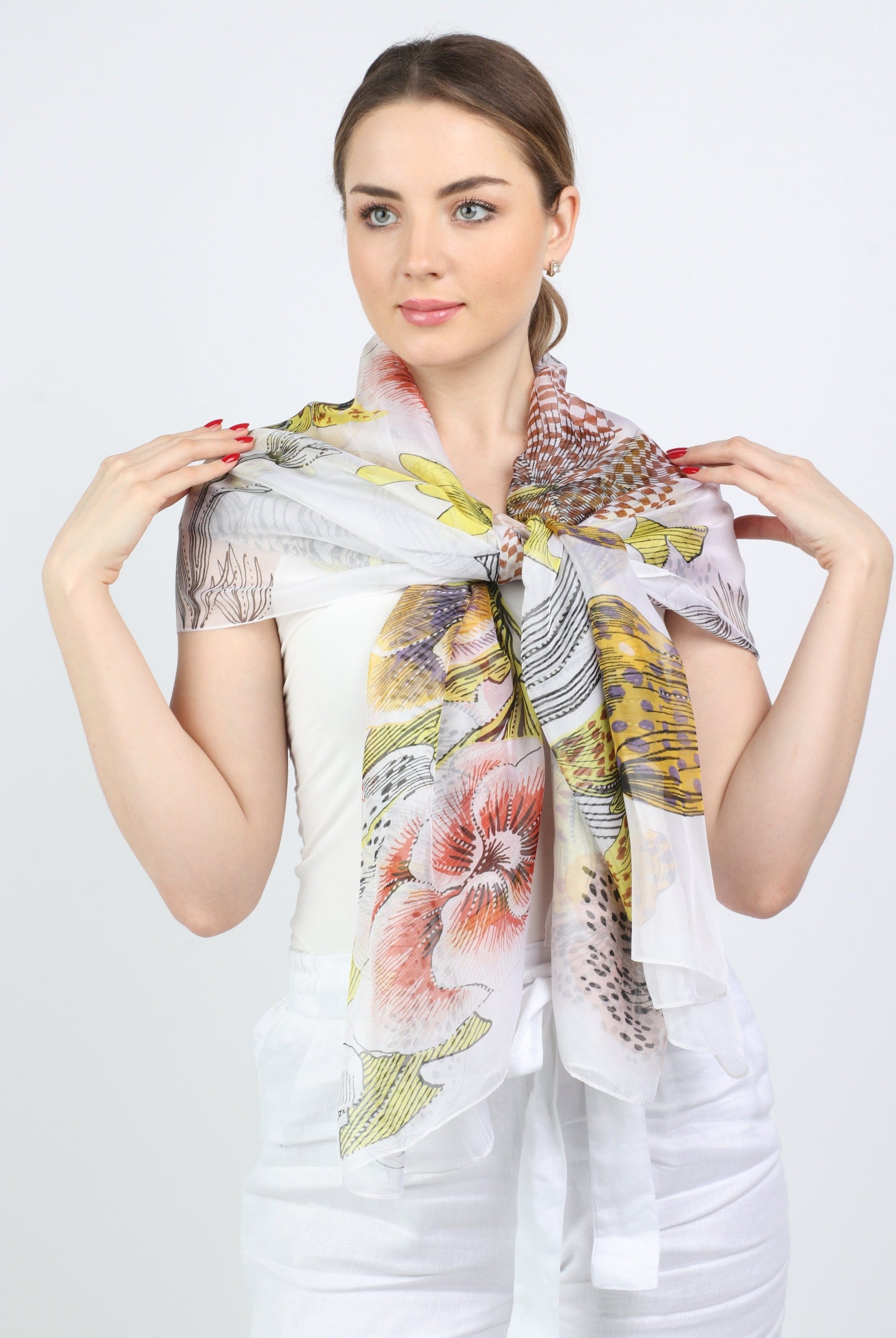 نتشي وشاح مشجر نسائي