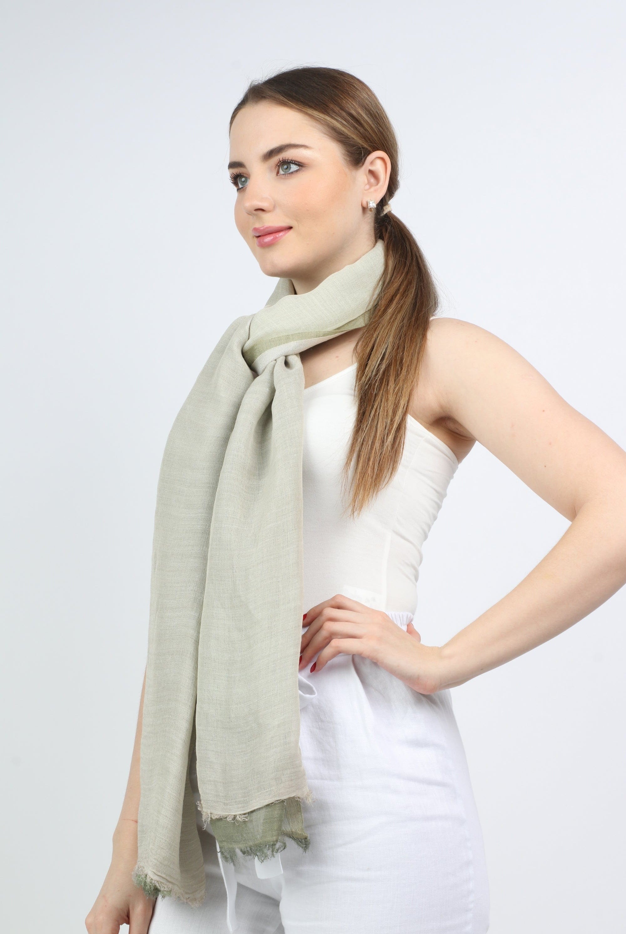 نتشي وشاح سادة طويل نسائي